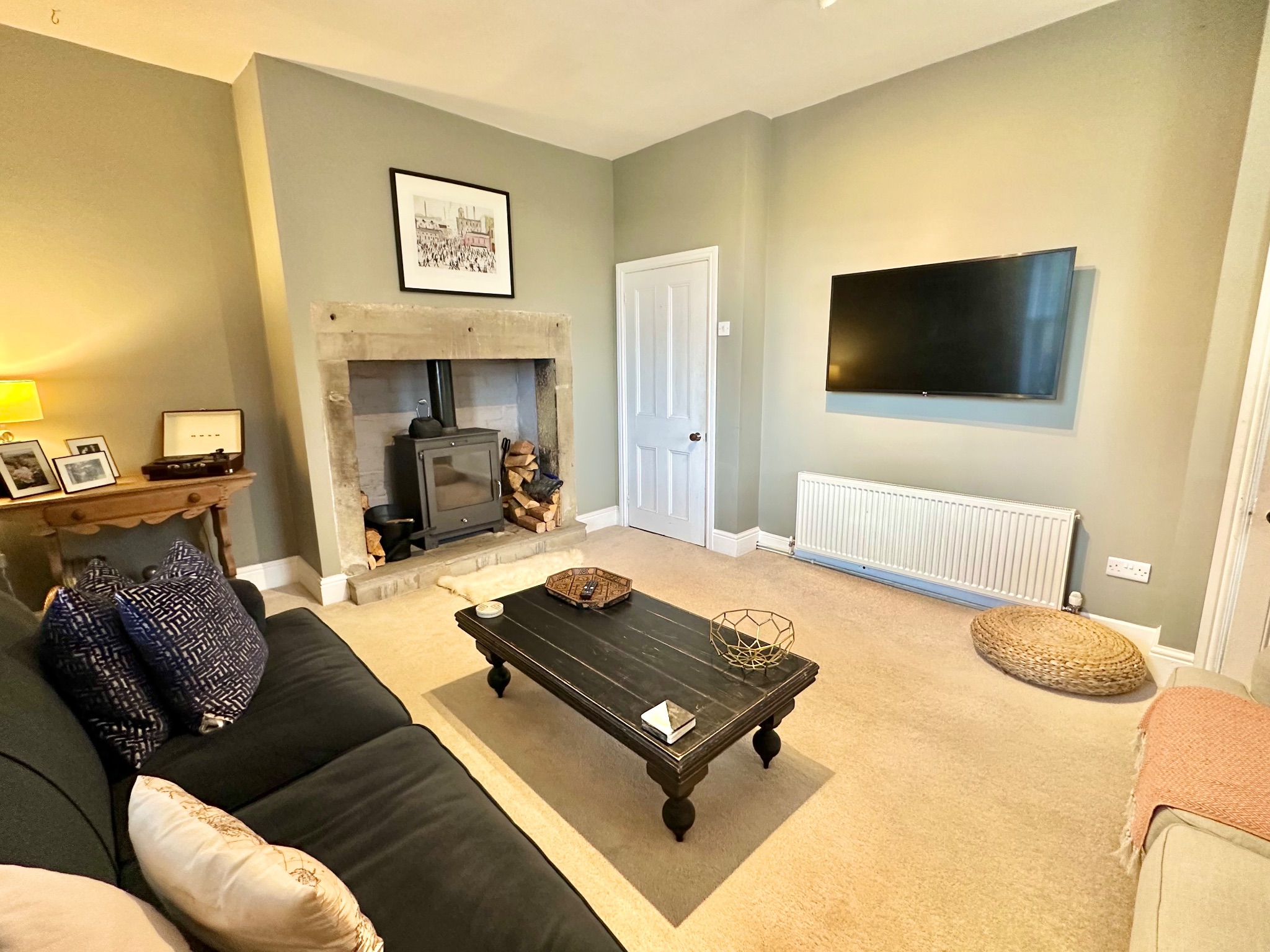 4 bedroom detached house For Sale in Hebden Bridge - Photograph 7.