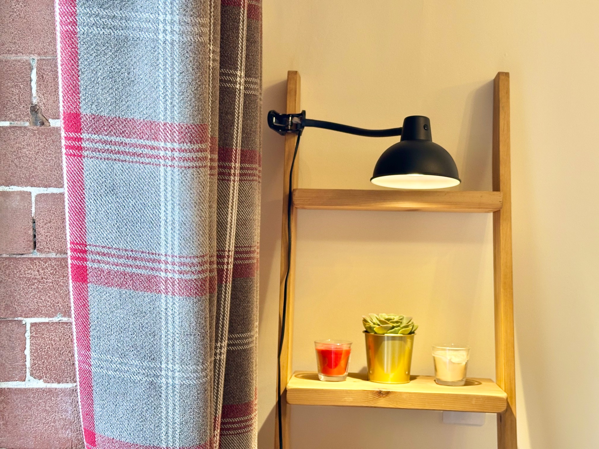 2 bedroom apartment flat/apartment For Sale in Hebden Bridge - Photograph 8.