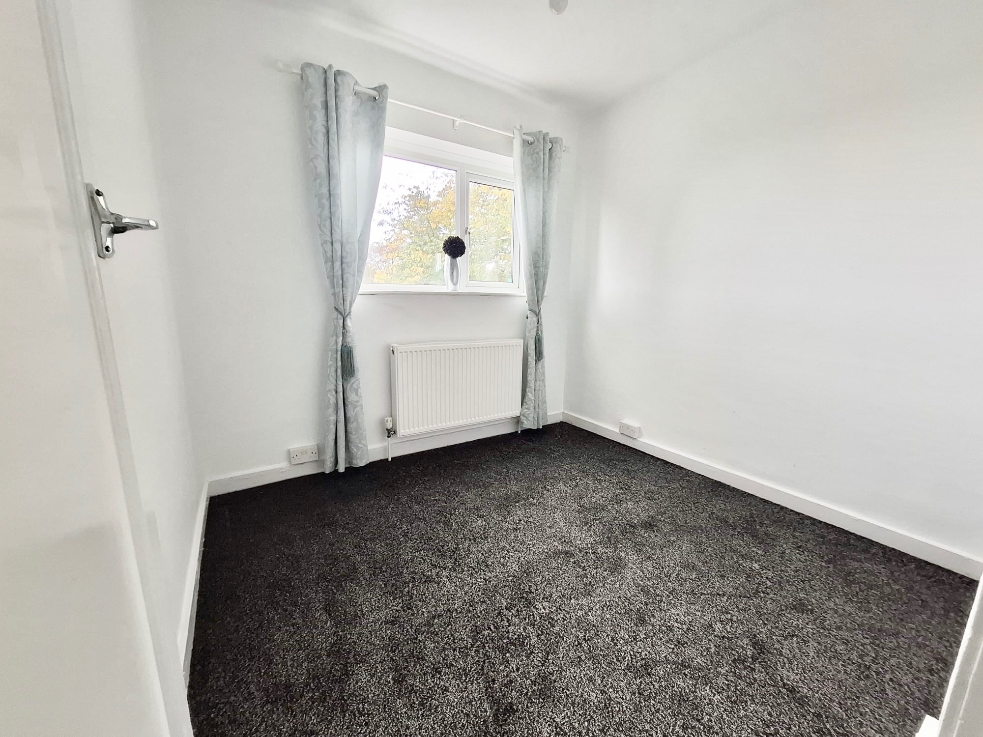 2 bedroom end terraced house To Let in Bradford - Photograph 5.