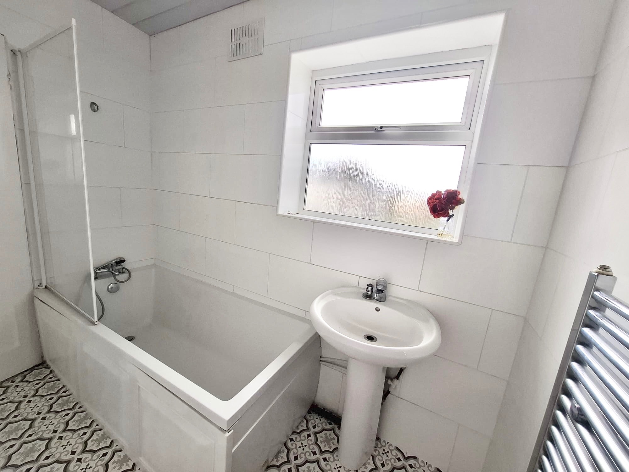 2 bedroom end terraced house To Let in Bradford - Photograph 9.
