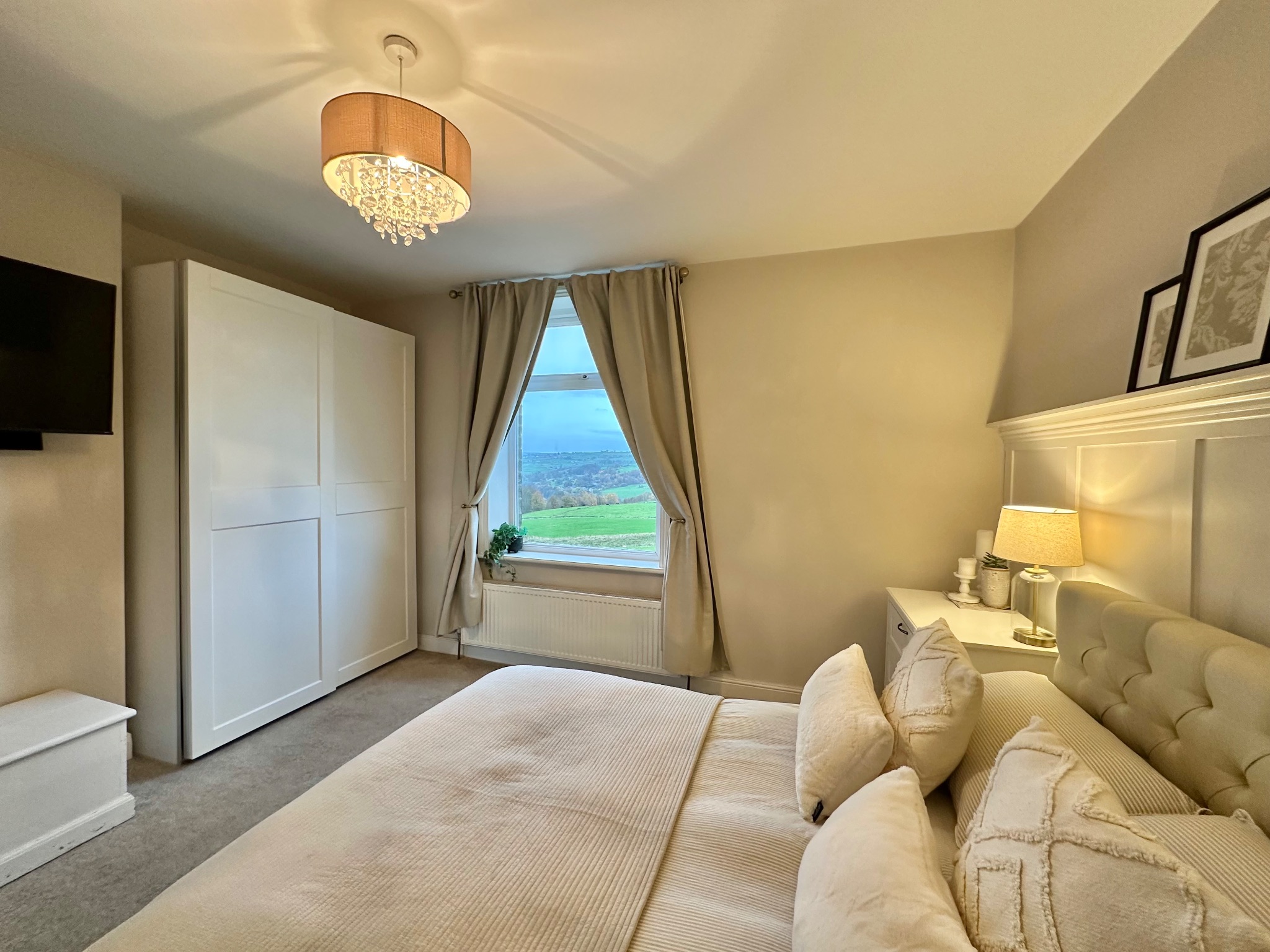 3 bedroom end terraced house For Sale in Halifax - Photograph 16.