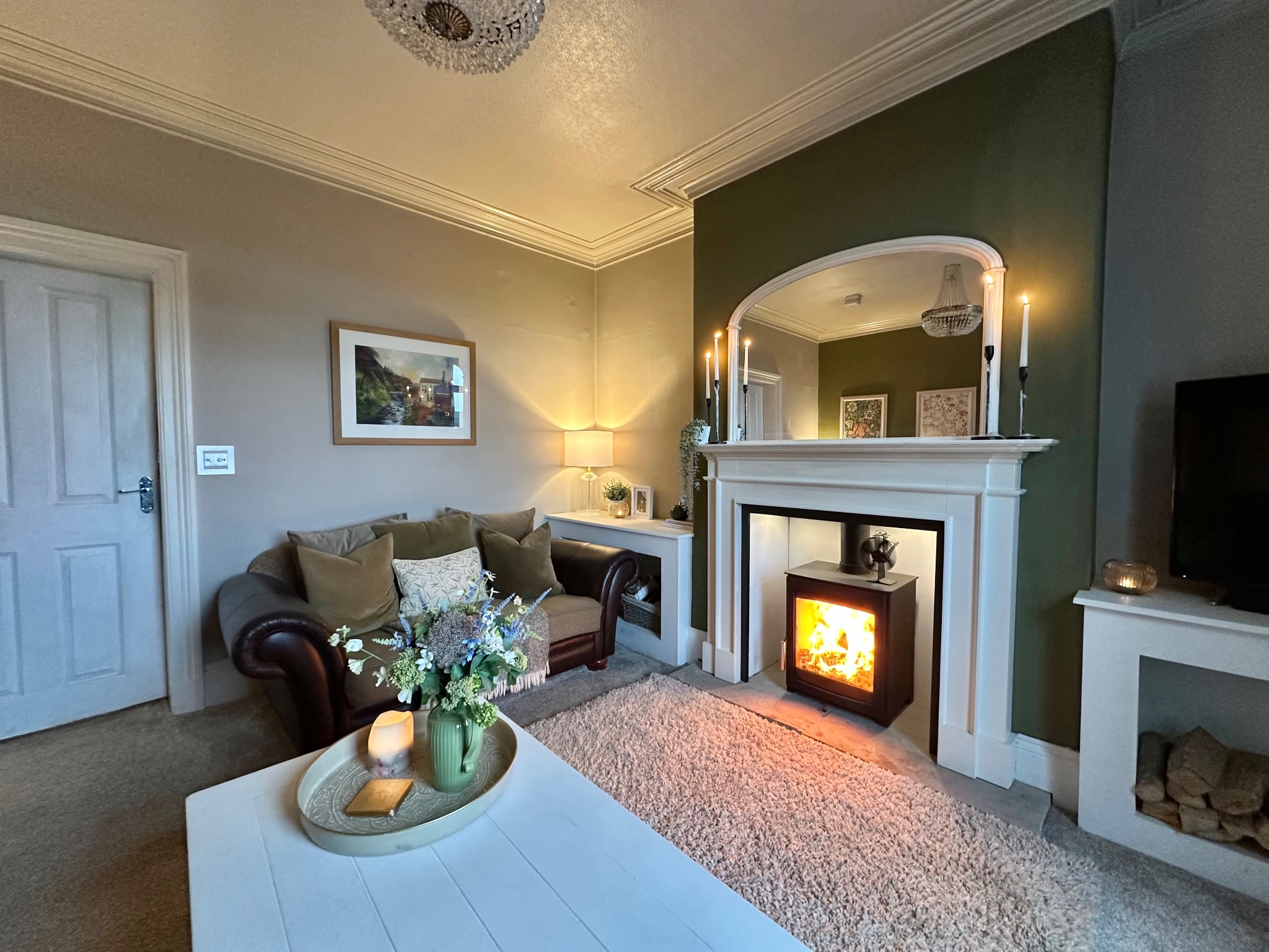 3 bedroom end terraced house For Sale in Halifax - Photograph 4.