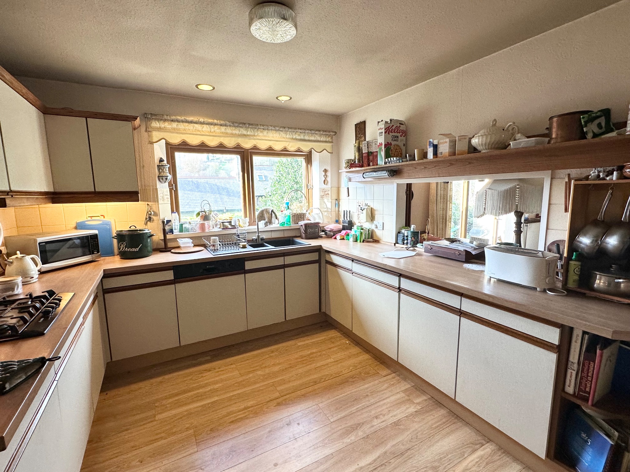 3 bedroom semi-detached bungalow For Sale in Hebden Bridge - Photograph 9.