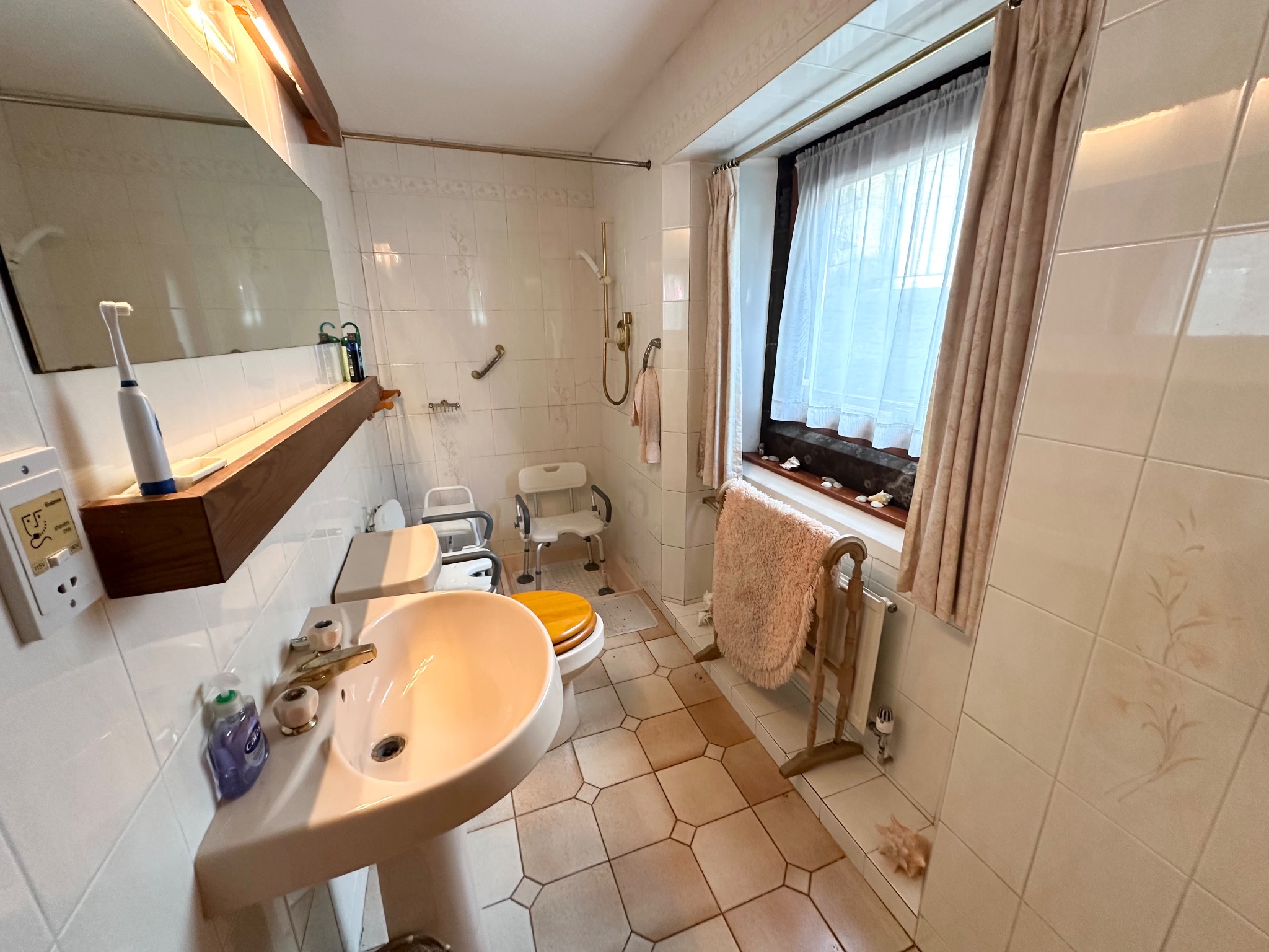 3 bedroom semi-detached bungalow For Sale in Hebden Bridge - Photograph 15.