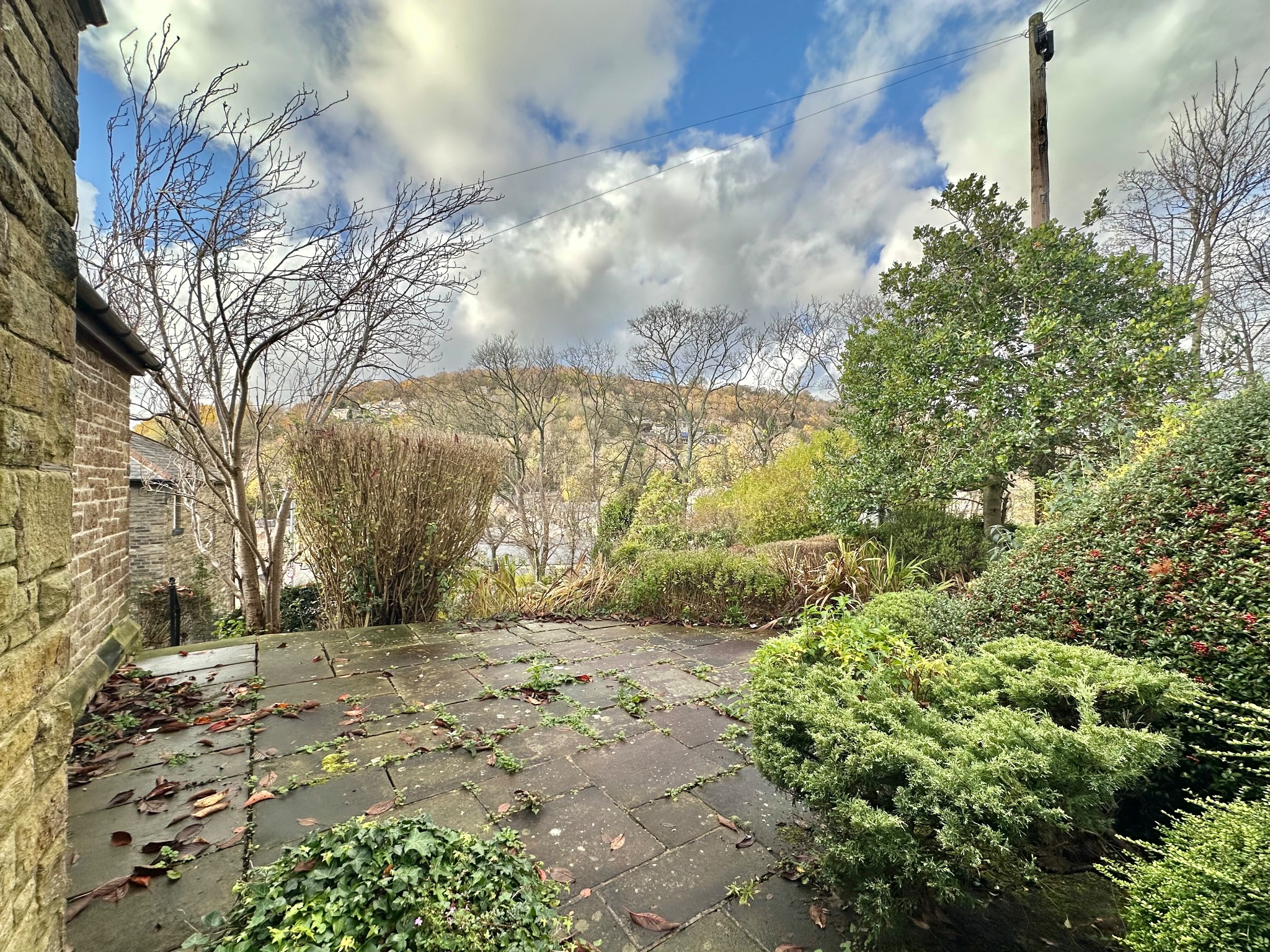3 bedroom semi-detached bungalow For Sale in Hebden Bridge - Photograph 4.