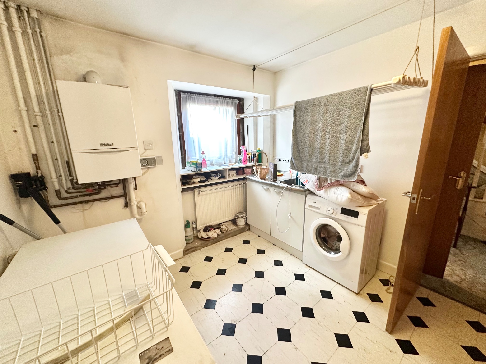 3 bedroom semi-detached bungalow For Sale in Hebden Bridge - Photograph 12.