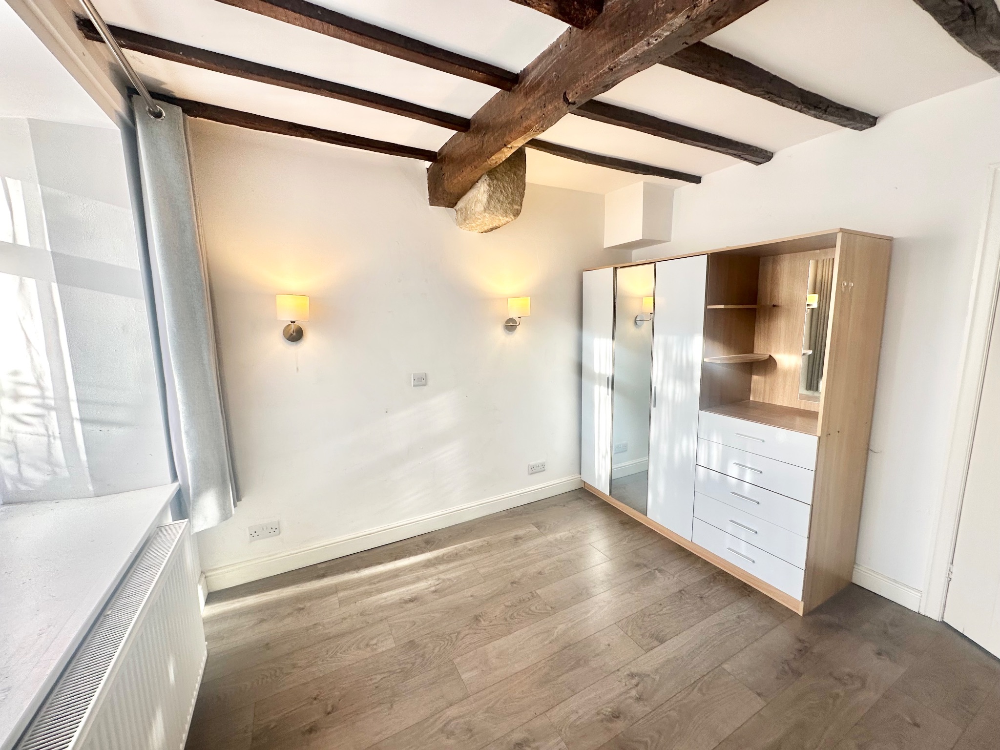 2 bedroom cottage house To Let in Hebden Bridge - Photograph 9.