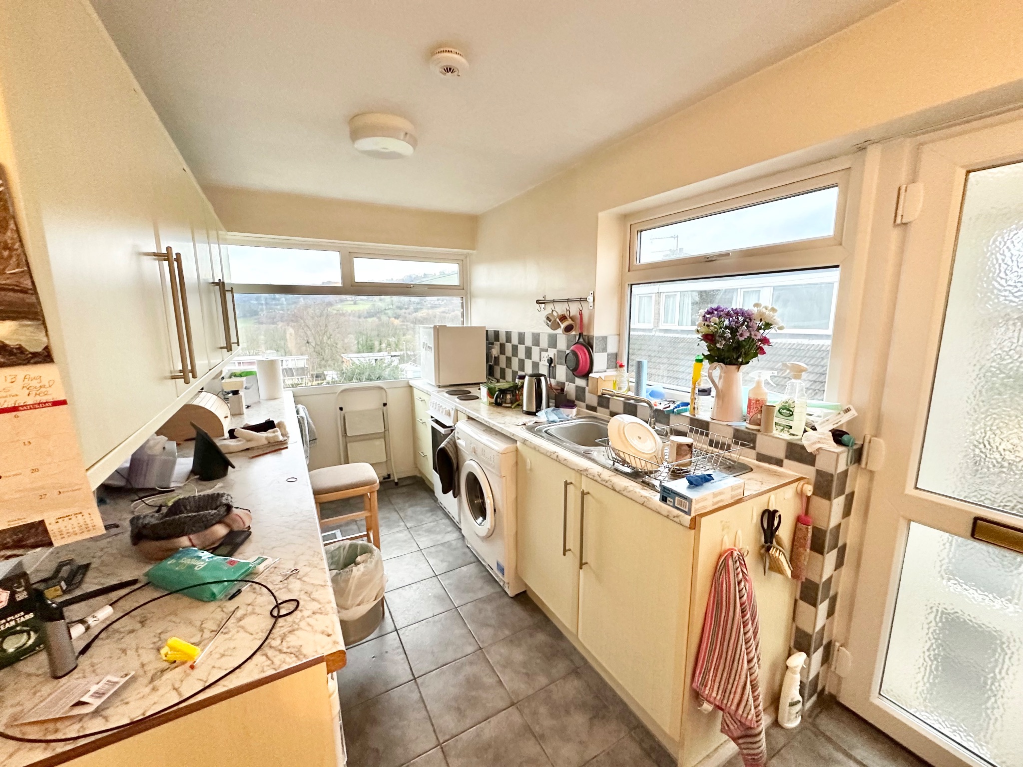 2 bedroom semi-detached house For Sale in Halifax - Photograph 5.