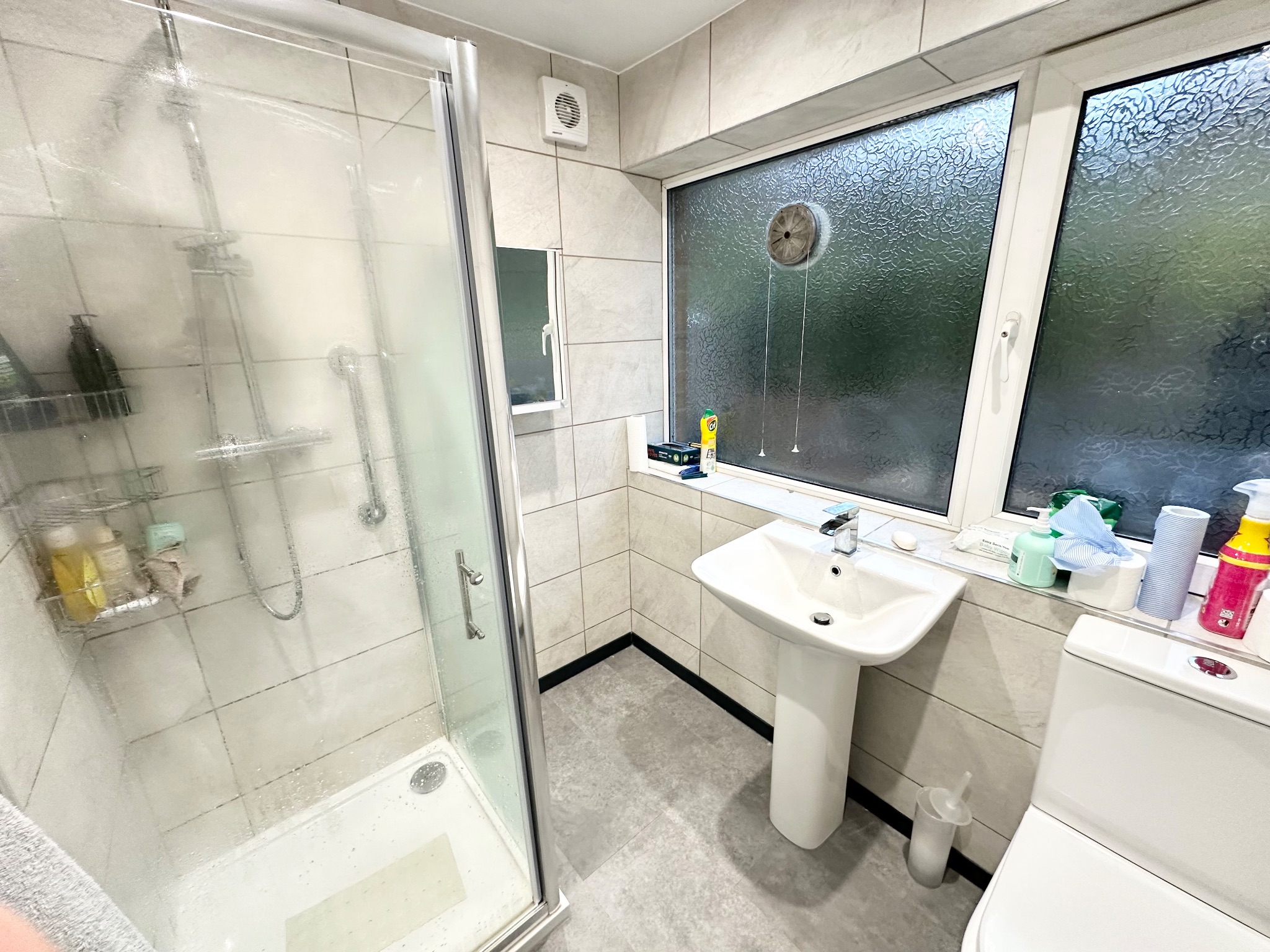 2 bedroom semi-detached house For Sale in Halifax - Photograph 7.