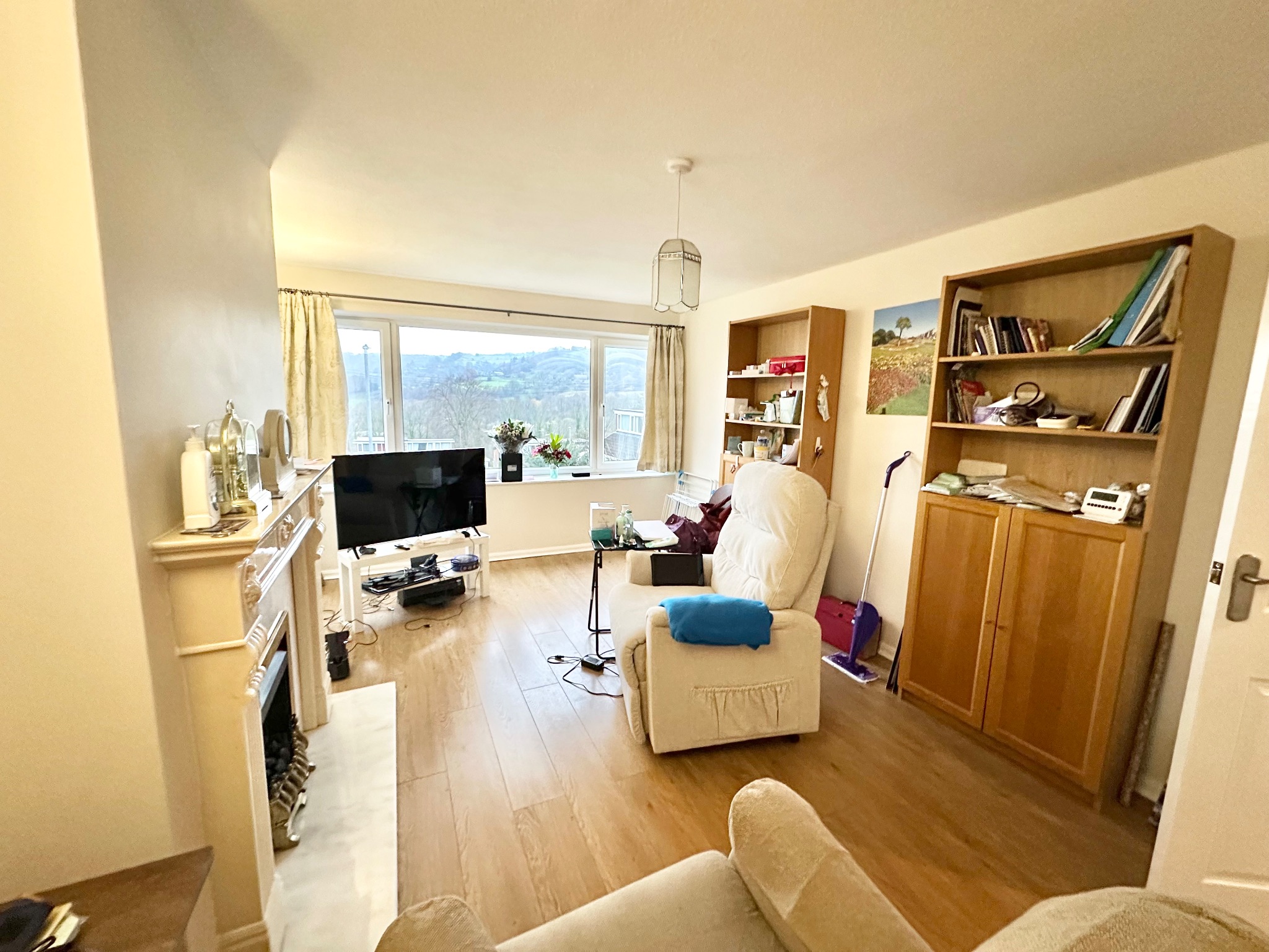 2 bedroom semi-detached house For Sale in Halifax - Photograph 4.