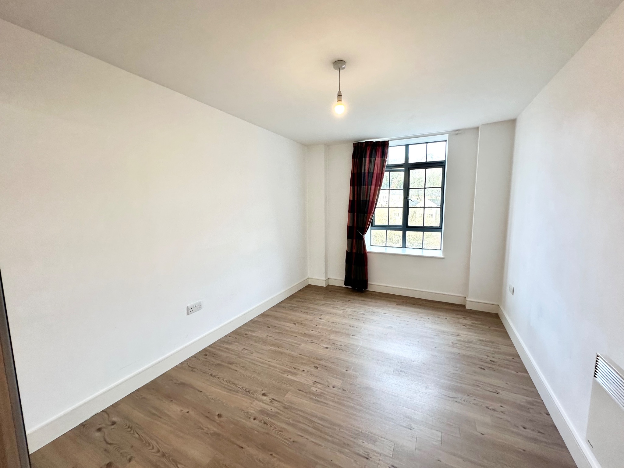 2 bedroom apartment flat/apartment To Let in Todmorden - Photograph 13.