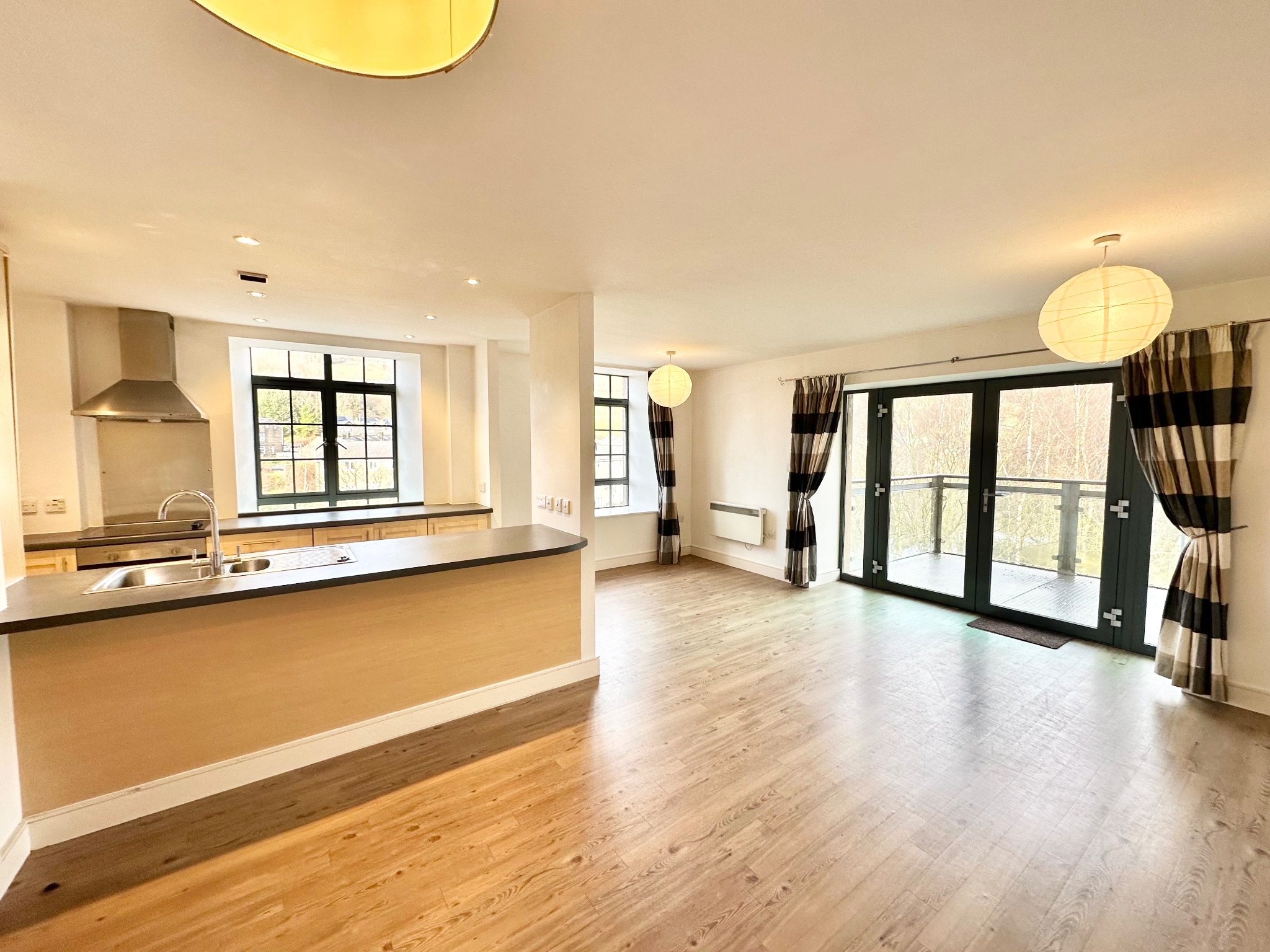 2 bedroom apartment flat/apartment To Let in Todmorden - Photograph 2.