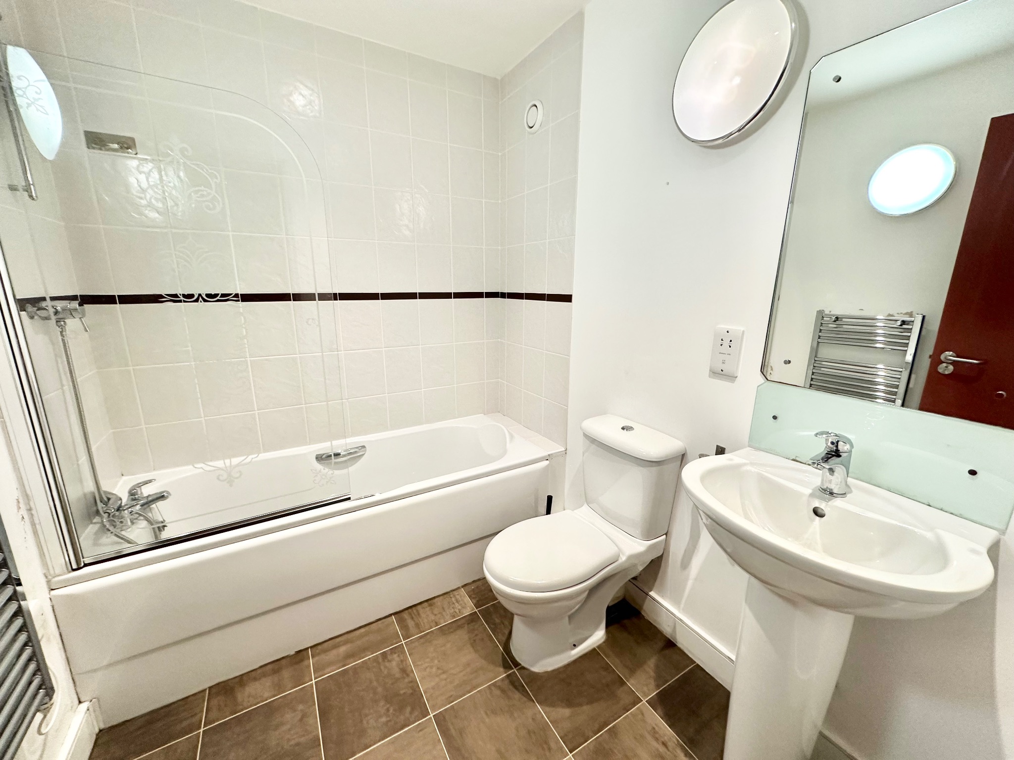 2 bedroom apartment flat/apartment To Let in Todmorden - Photograph 9.