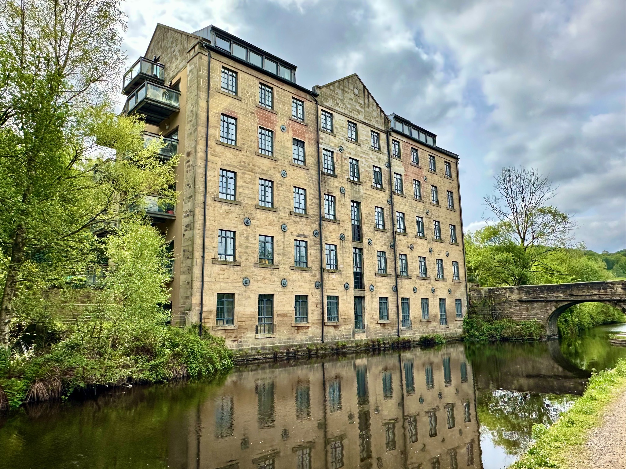 2 bedroom apartment flat/apartment To Let in Todmorden - Photograph 14.