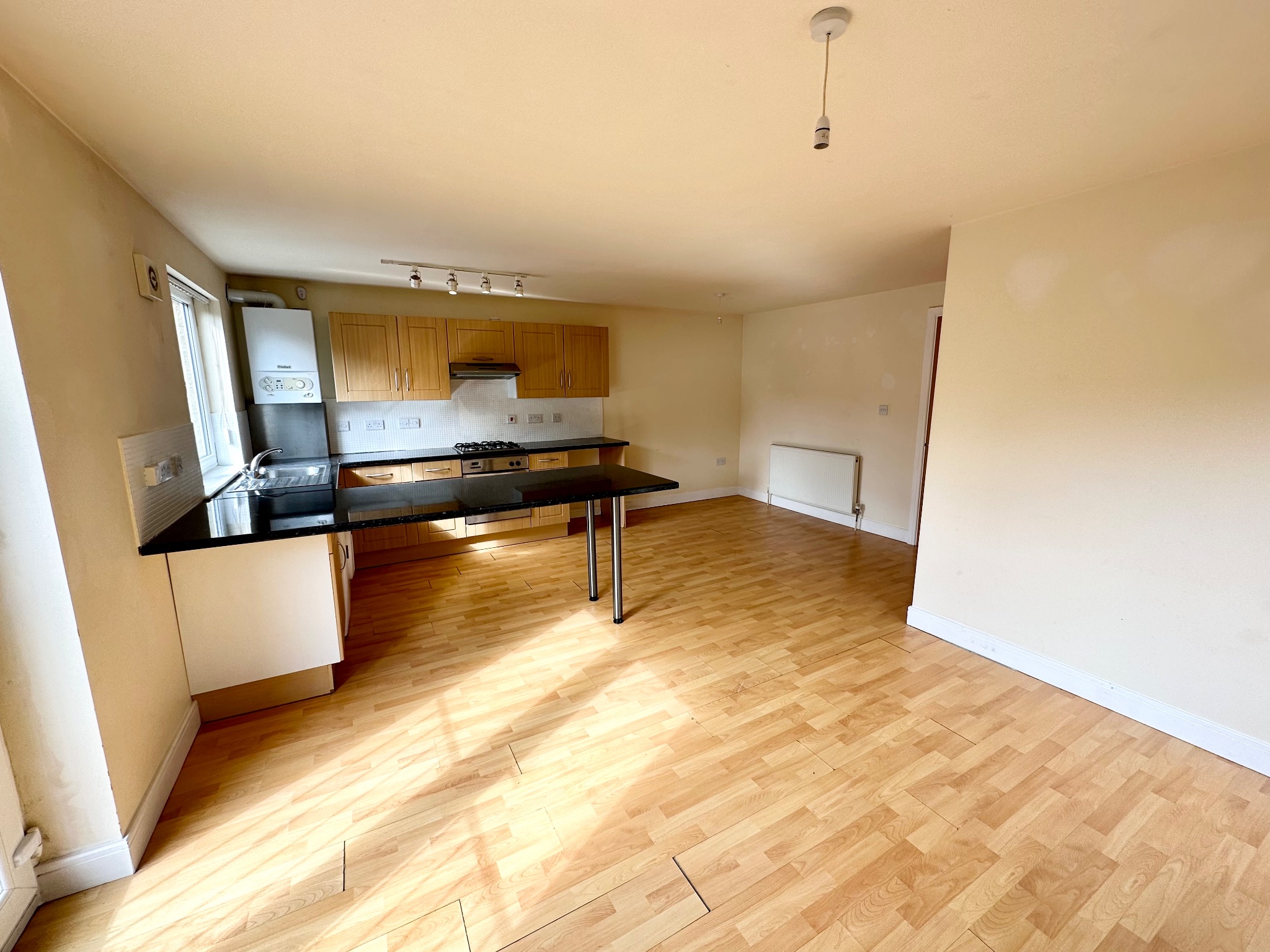 2 bedroom apartment flat/apartment To Let in Todmorden - Photograph 6.