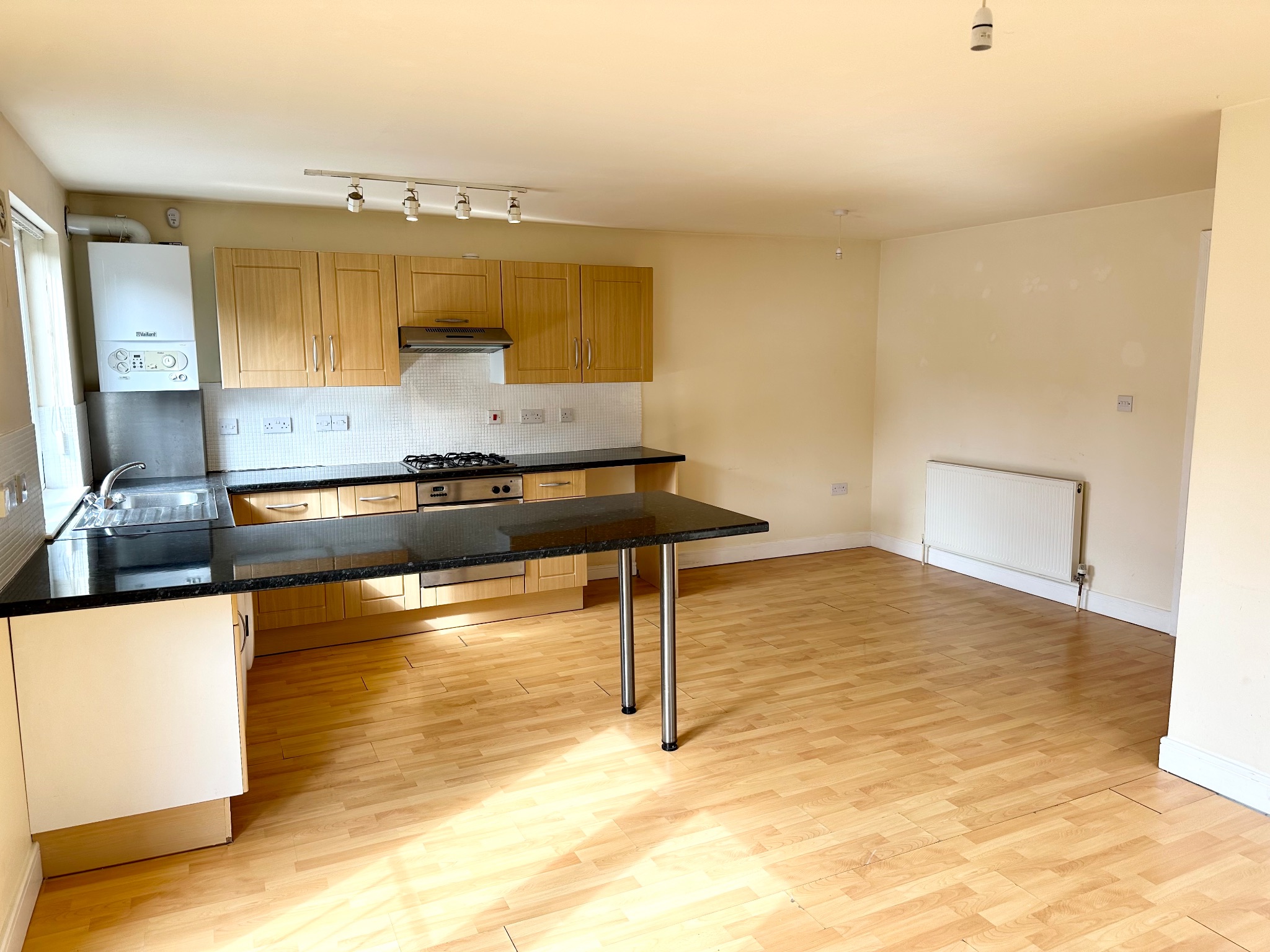 2 bedroom apartment flat/apartment To Let in Todmorden - Photograph 4.