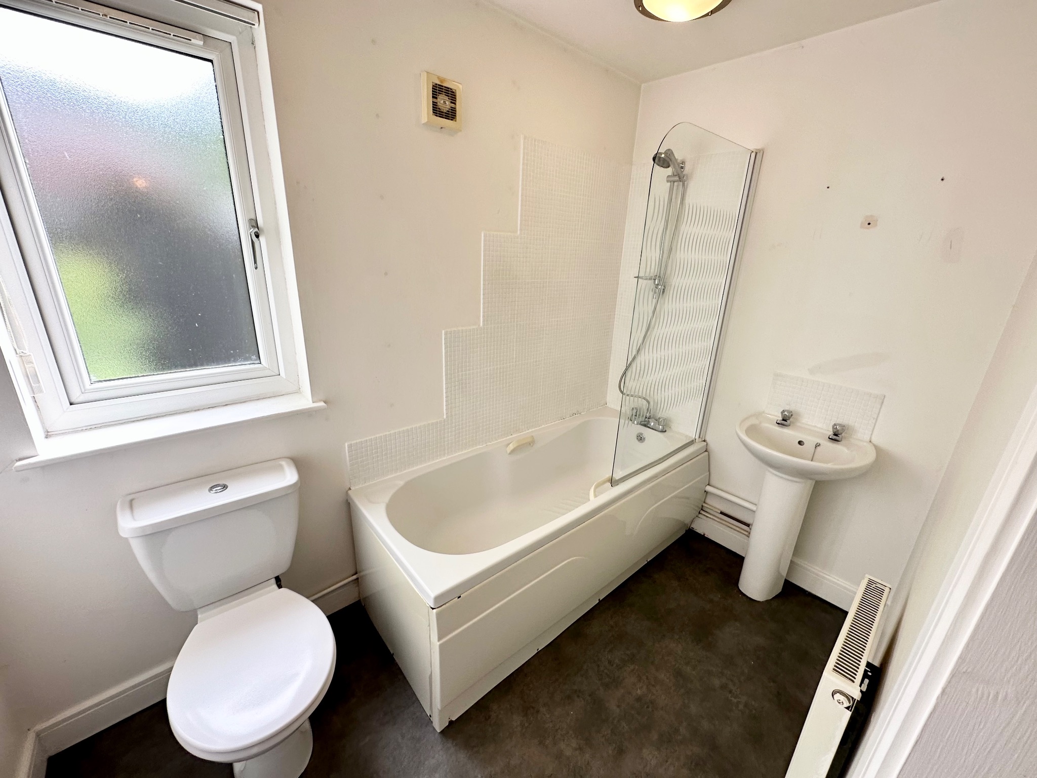 2 bedroom apartment flat/apartment To Let in Todmorden - Photograph 9.