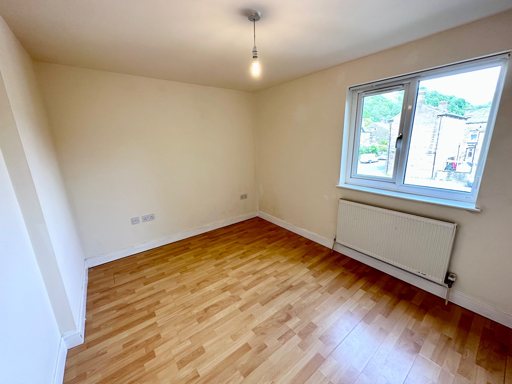 2 bedroom apartment flat/apartment To Let in Todmorden - Photograph 13.