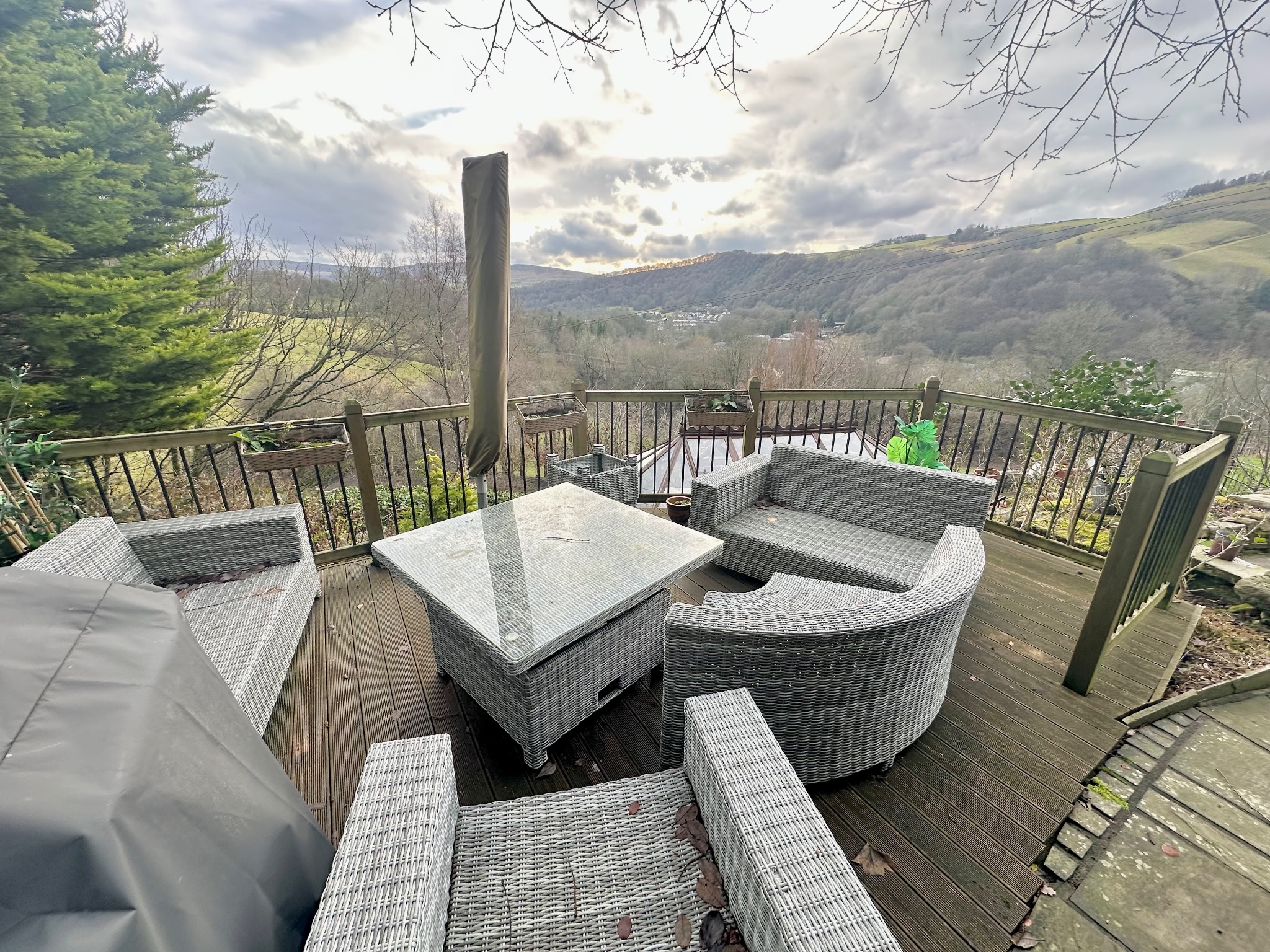 4 bedroom detached house For Sale in Todmorden - Photograph 40.