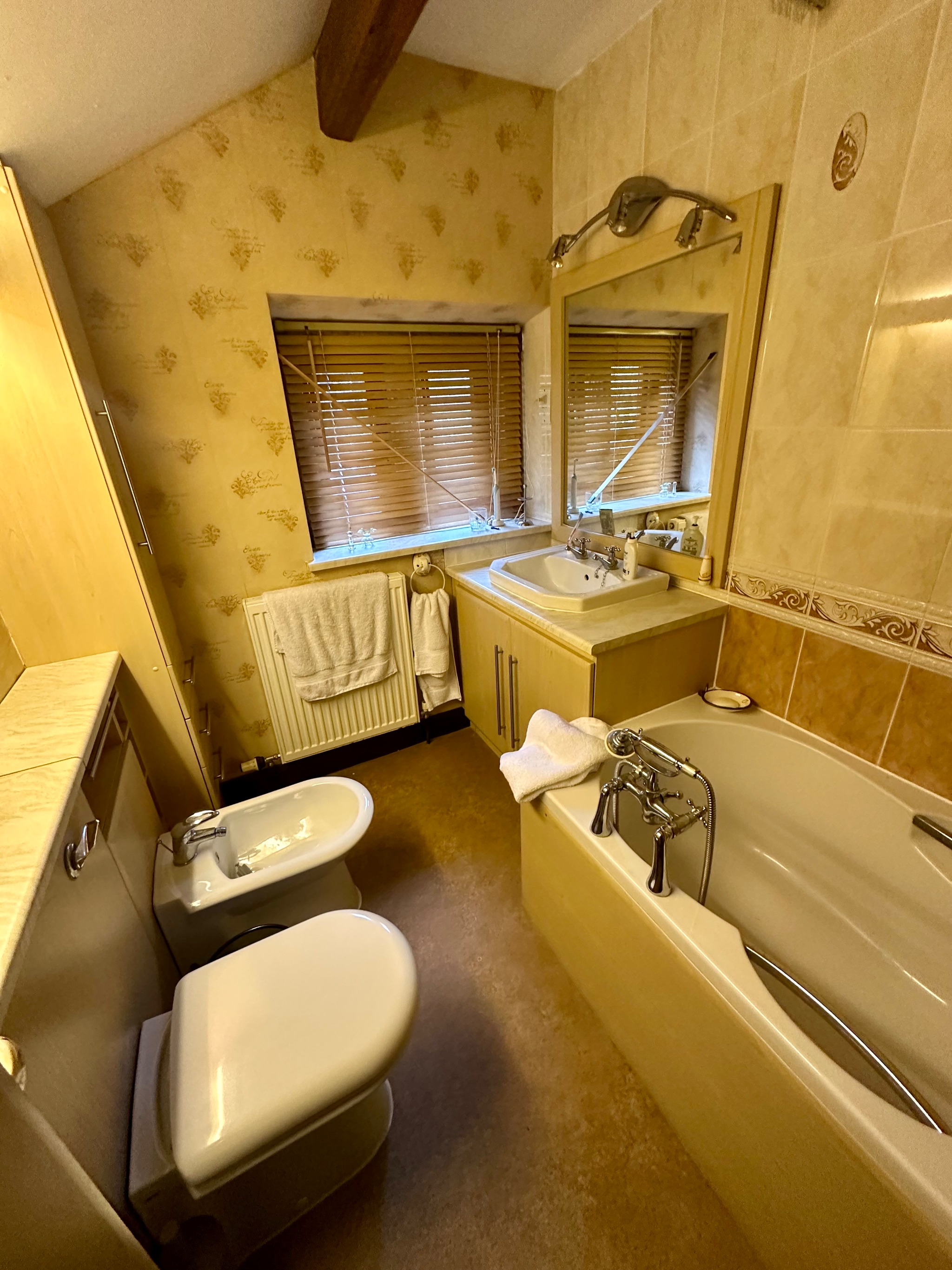 4 bedroom detached house For Sale in Todmorden - Photograph 16.