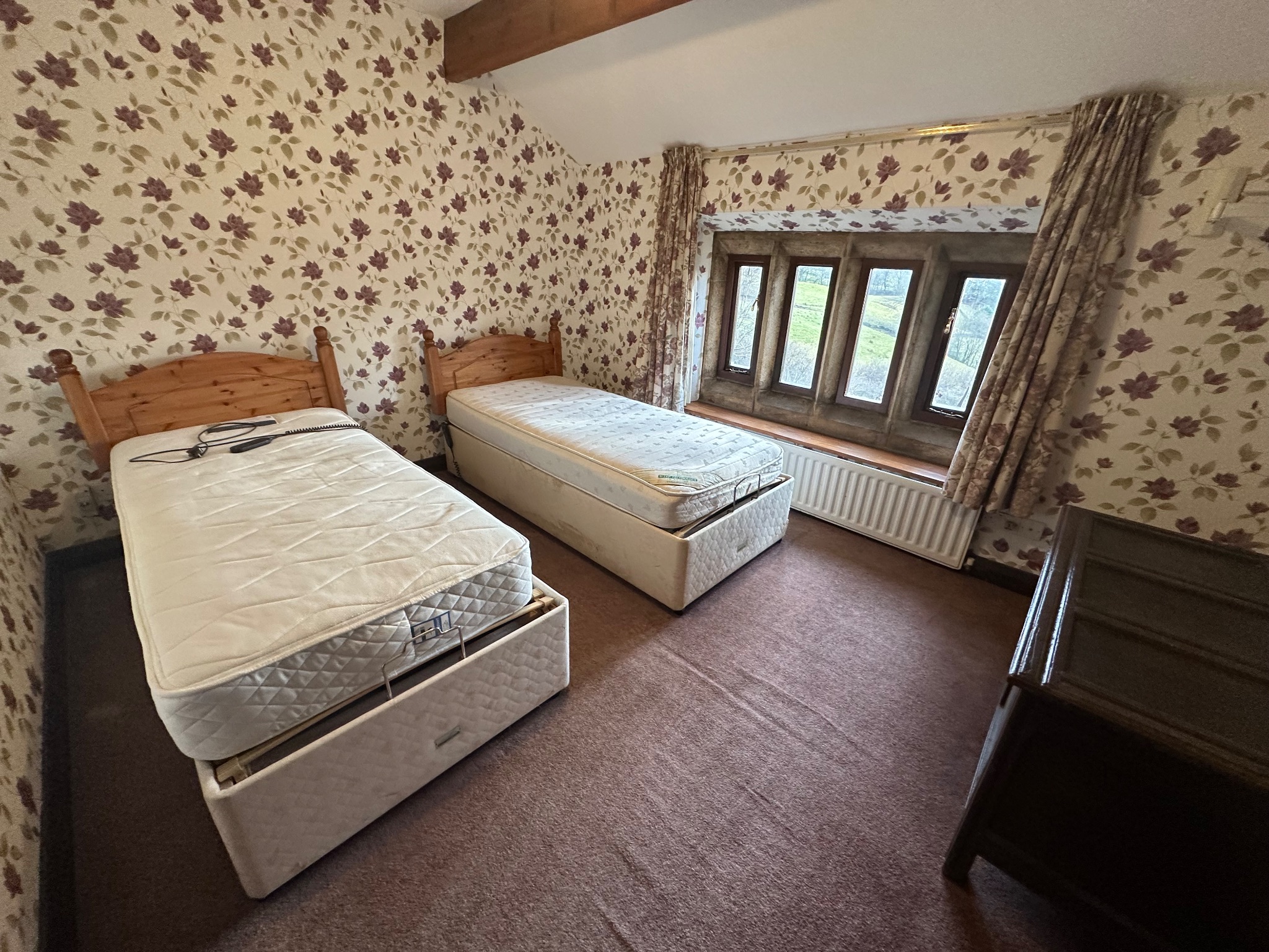 4 bedroom detached house For Sale in Todmorden - Photograph 17.