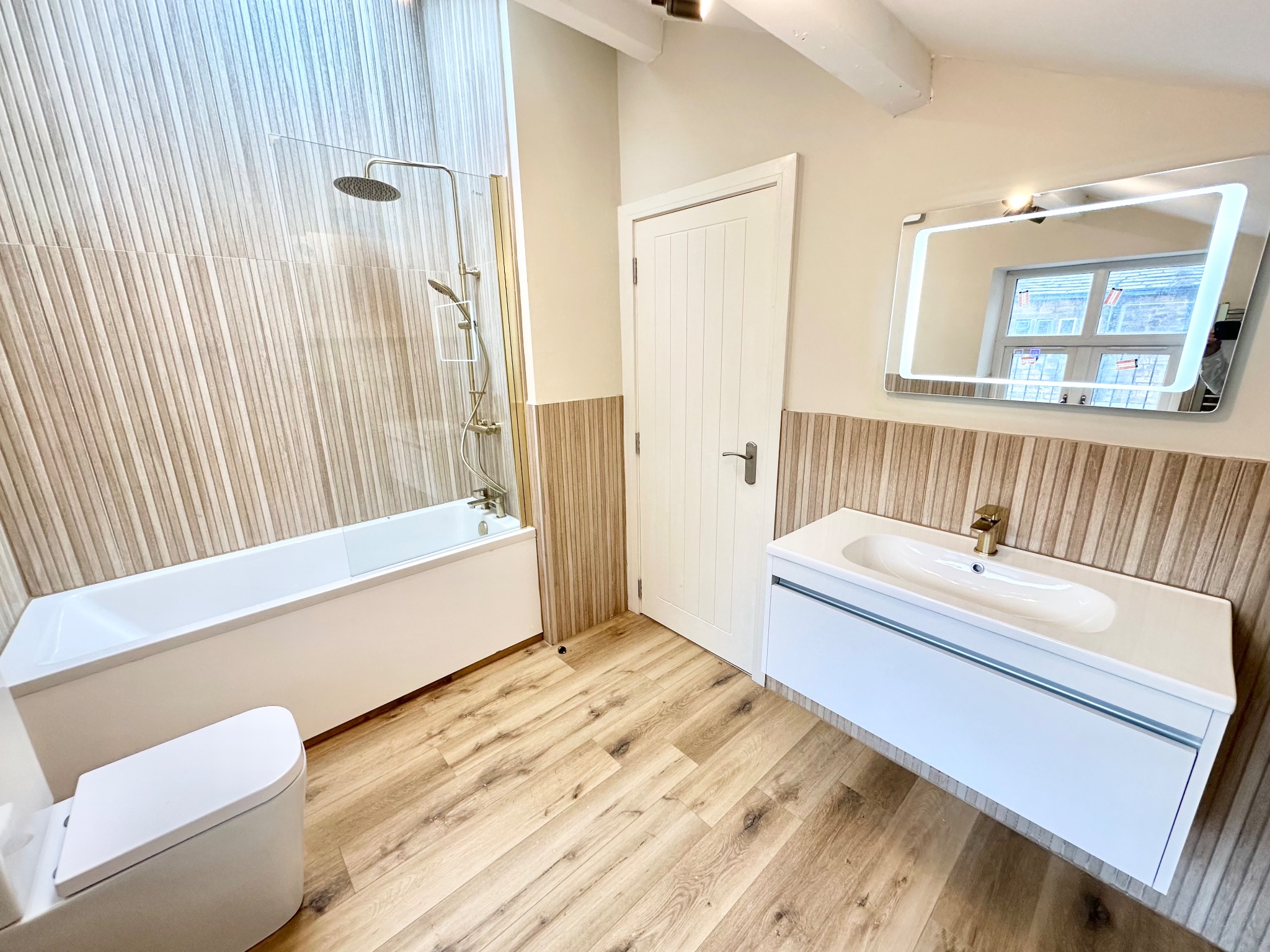 3 bedroom apartment flat/apartment To Let in Hebden Bridge - Photograph 9.