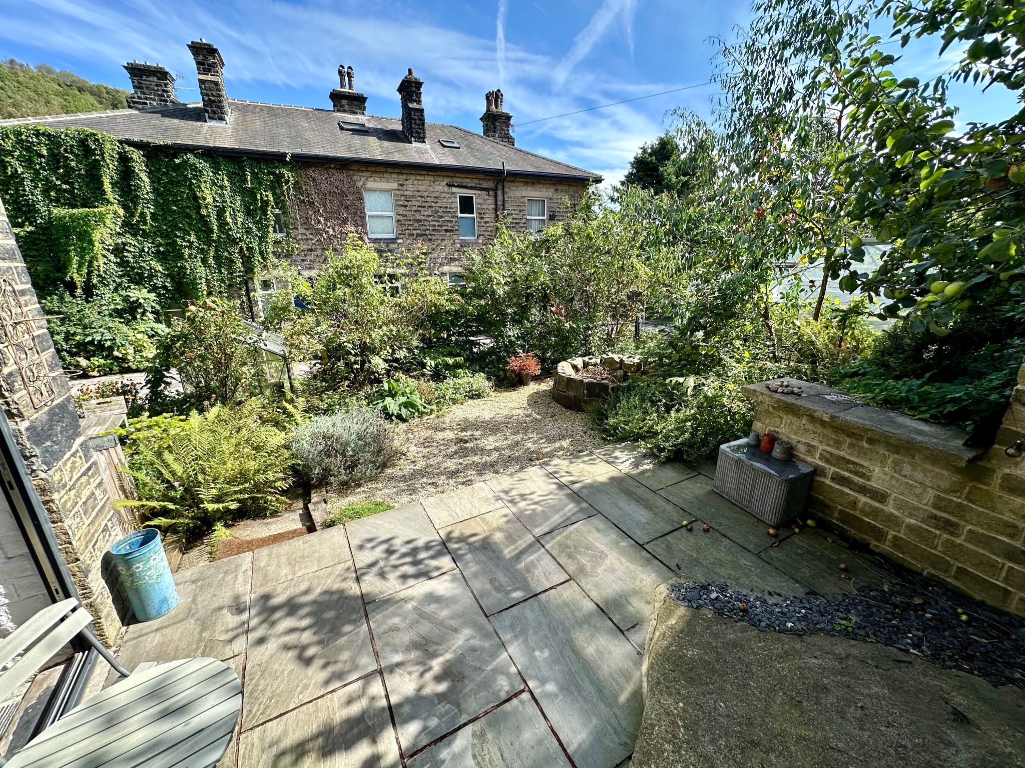 2 bedroom end terraced house For Sale in Hebden Bridge - Property photograph.