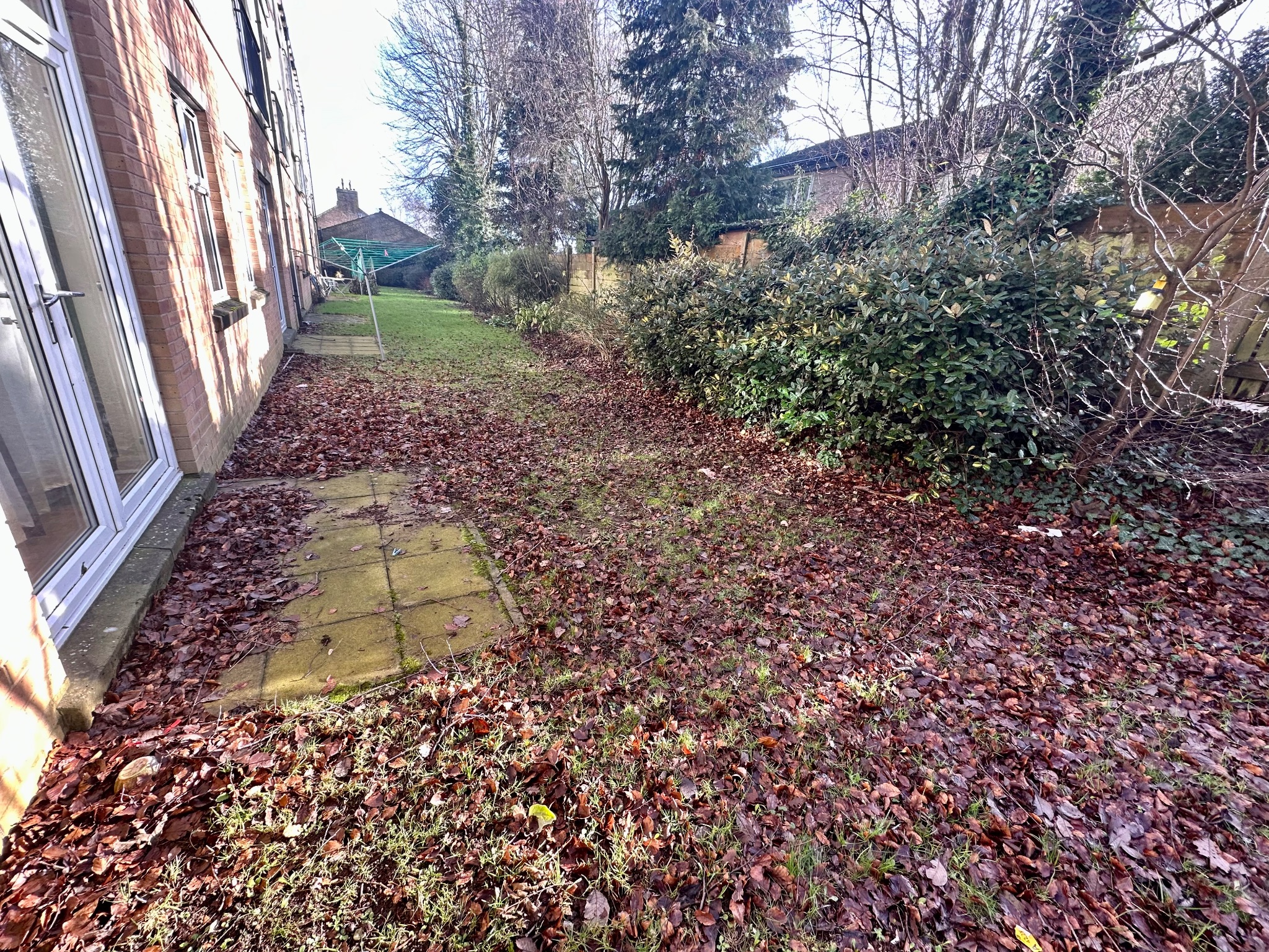 2 bedroom ground floor flat/apartment For Sale in Halifax - Property photograph.