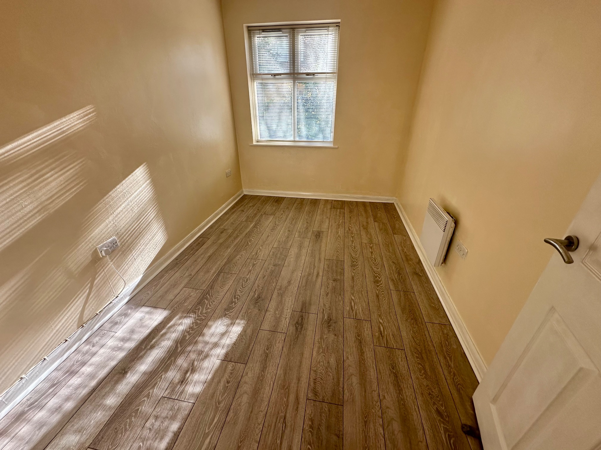 2 bedroom ground floor flat/apartment For Sale in Halifax - Photograph 13.