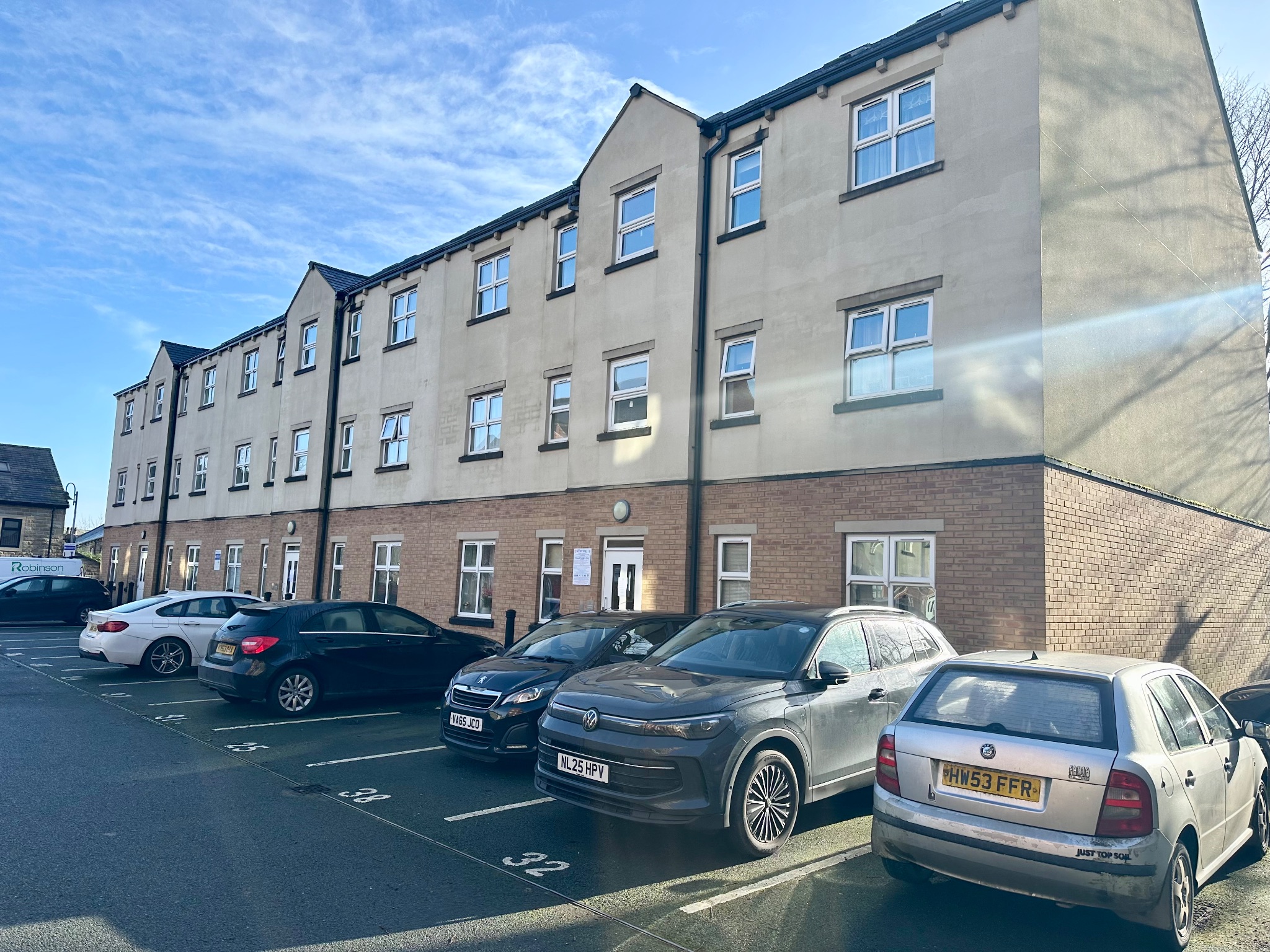 2 bedroom ground floor flat/apartment For Sale in Halifax - Photograph 14.