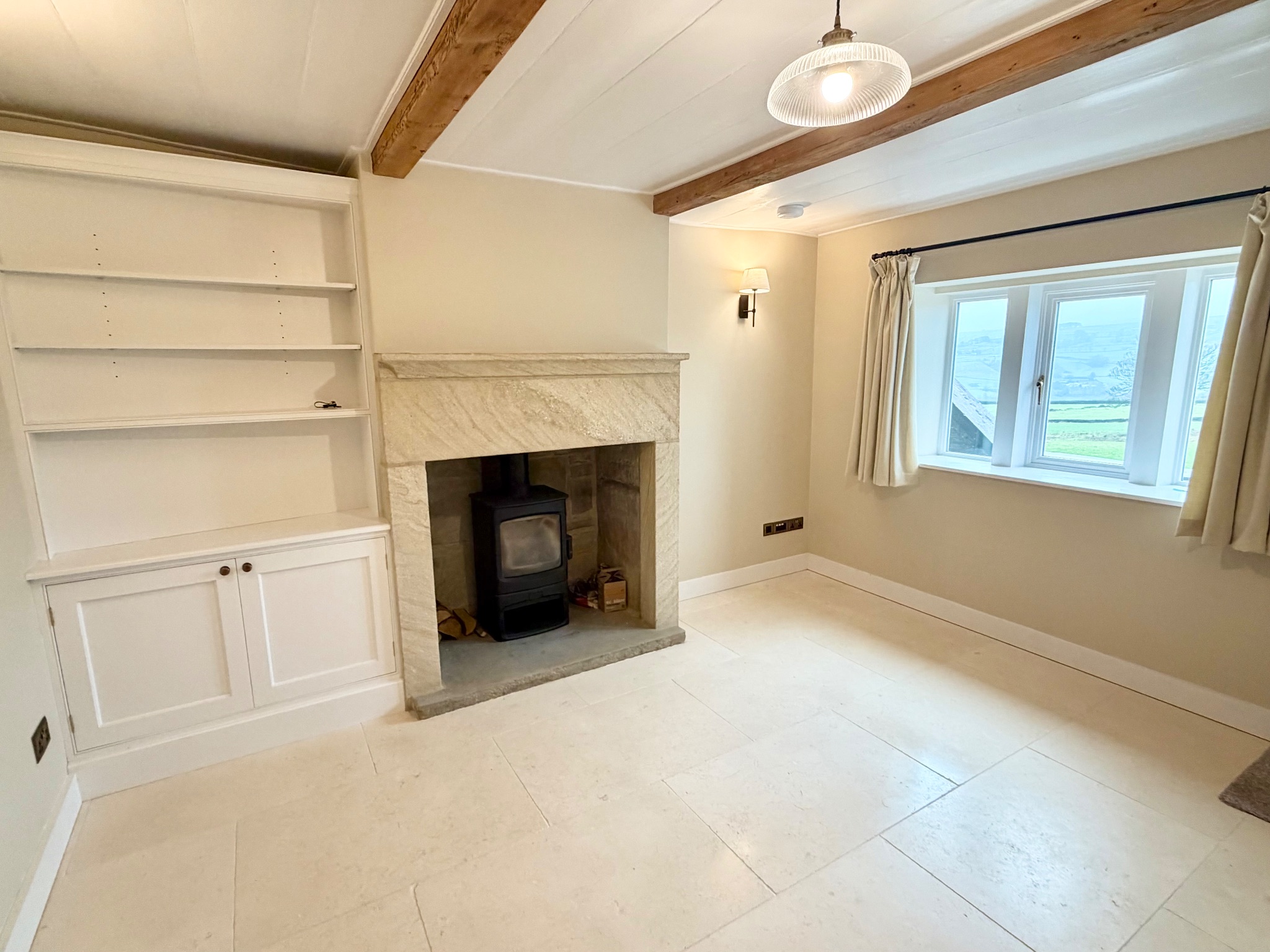 2 bedroom end terraced house To Let in Midgley - Property photograph.