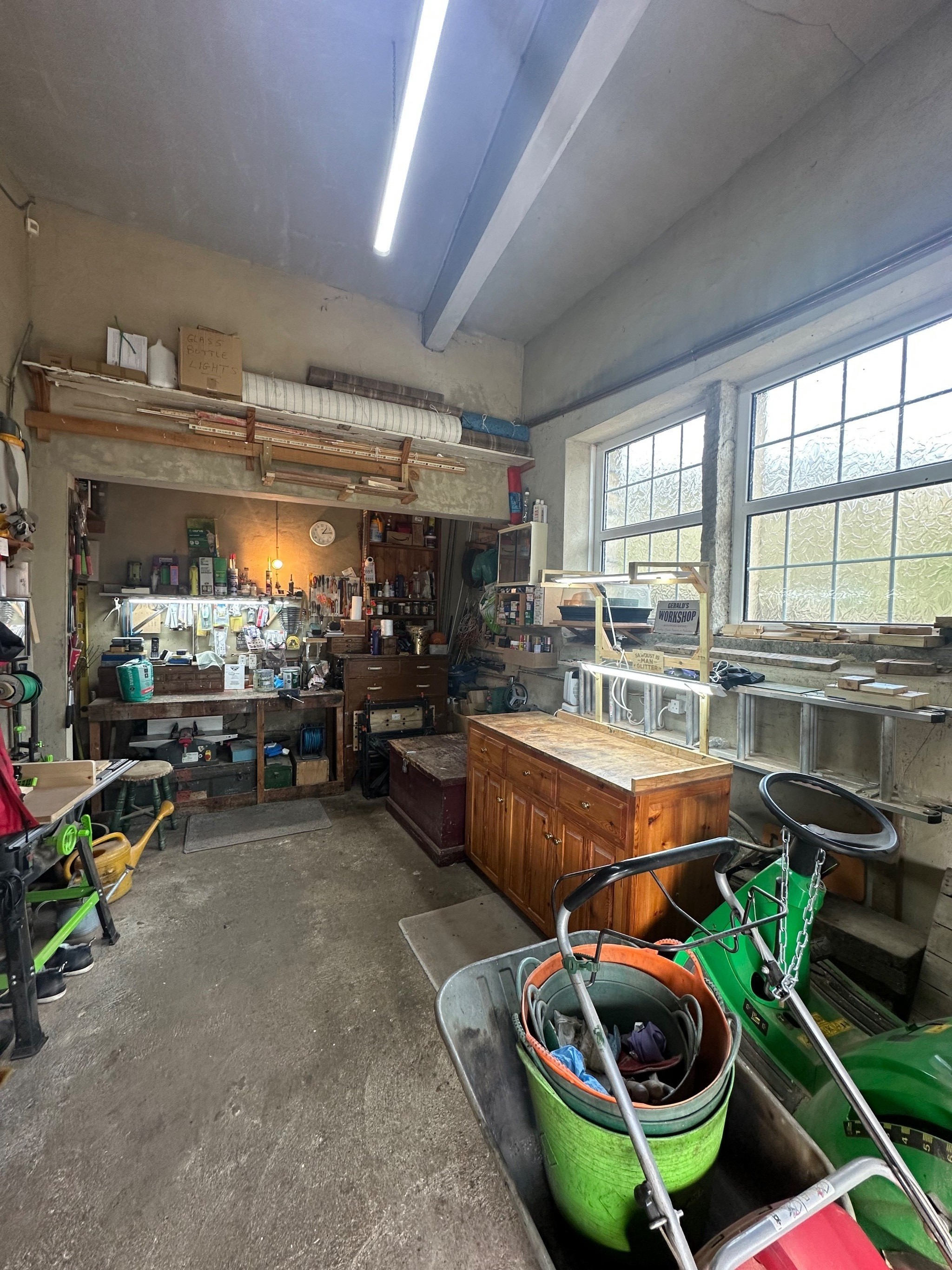 3 bedroom detached house For Sale in Halifax - Photograph 25.