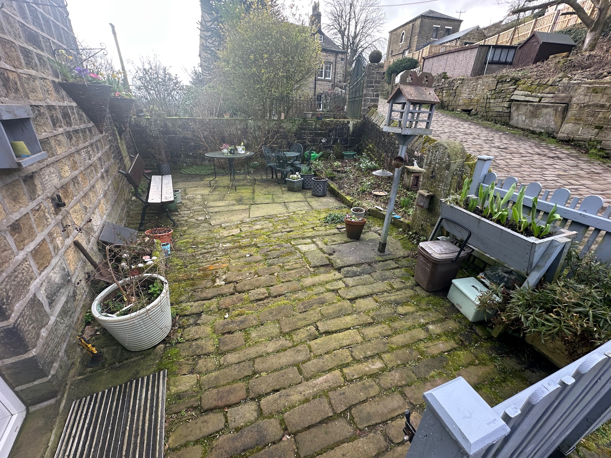 3 bedroom detached house For Sale in Halifax - Photograph 36.