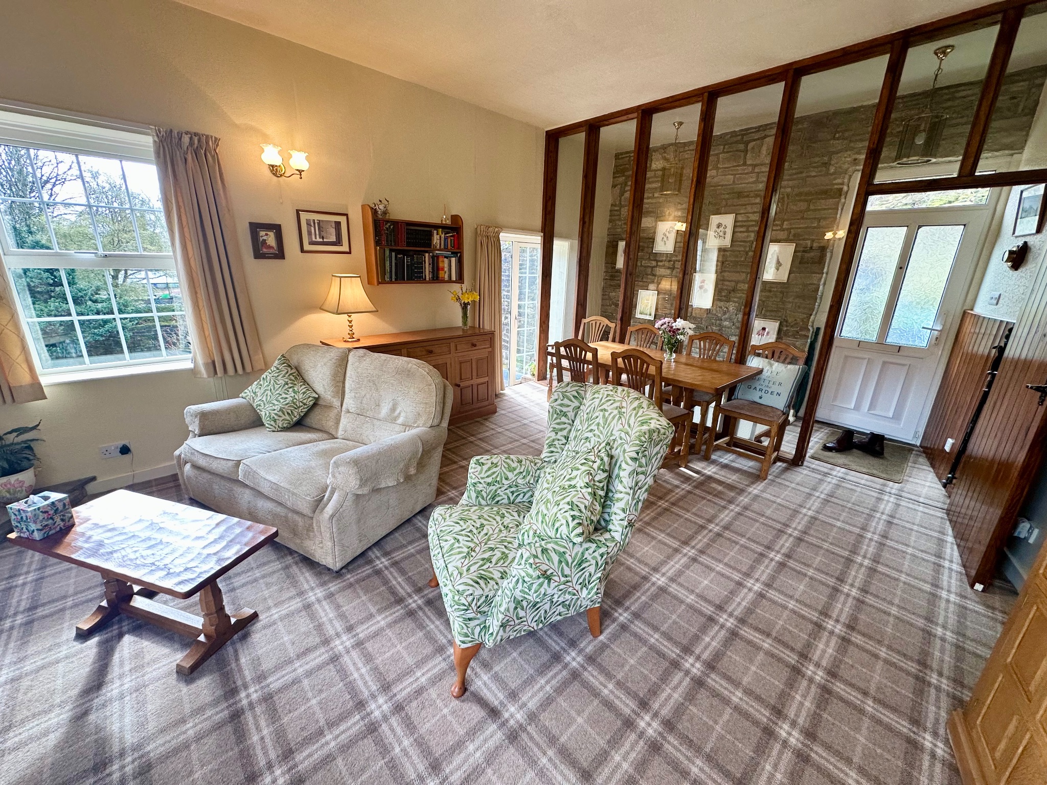 3 bedroom detached house For Sale in Halifax - Photograph 9.