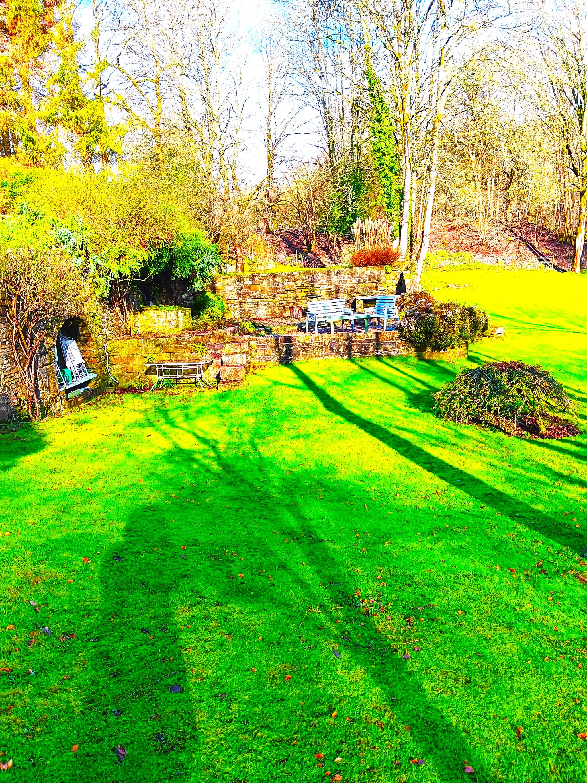 3 bedroom detached house For Sale in Halifax - Photograph 4.