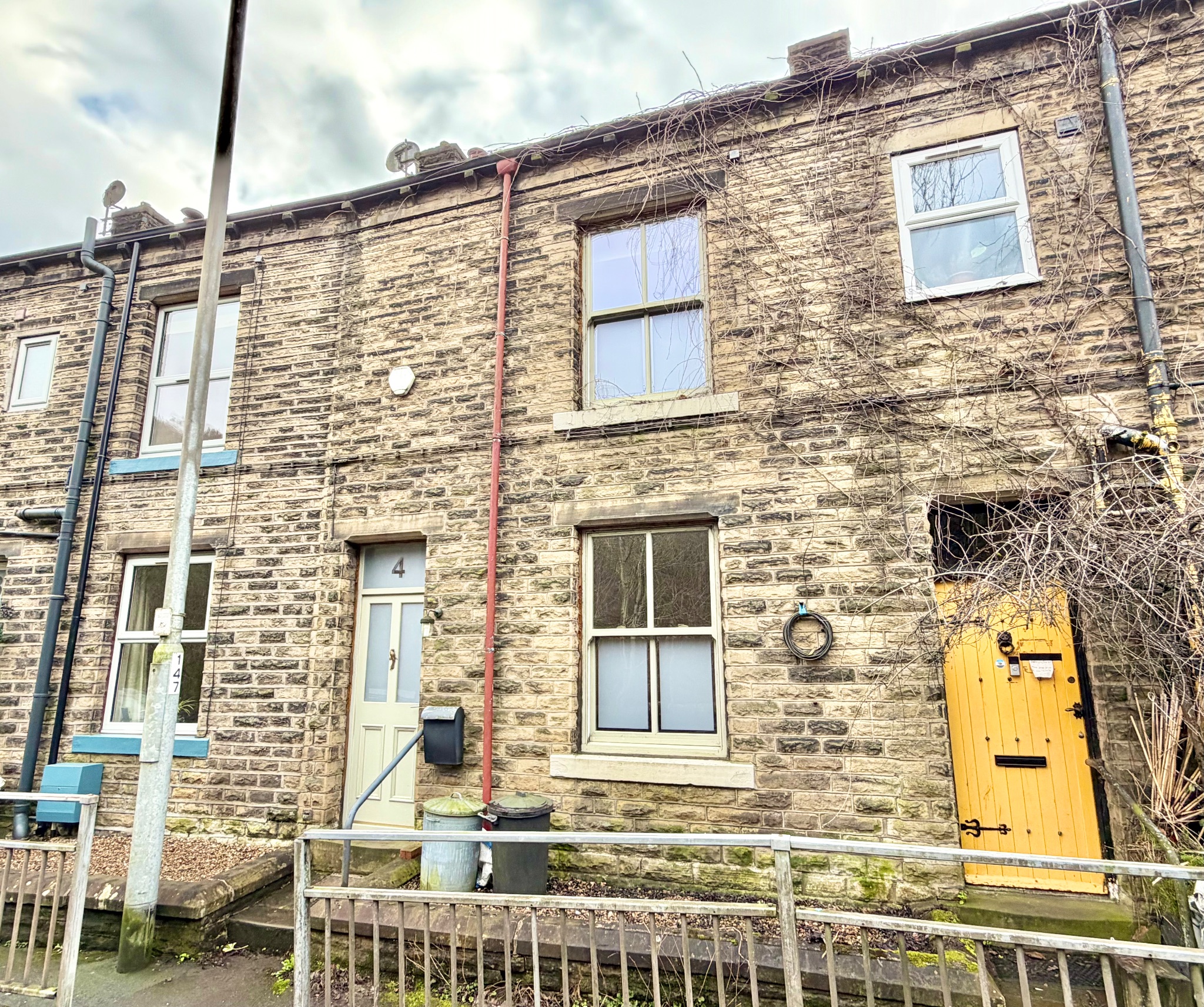 2 bedroom mid terraced house For Sale in Hebden Bridge - Property photograph.