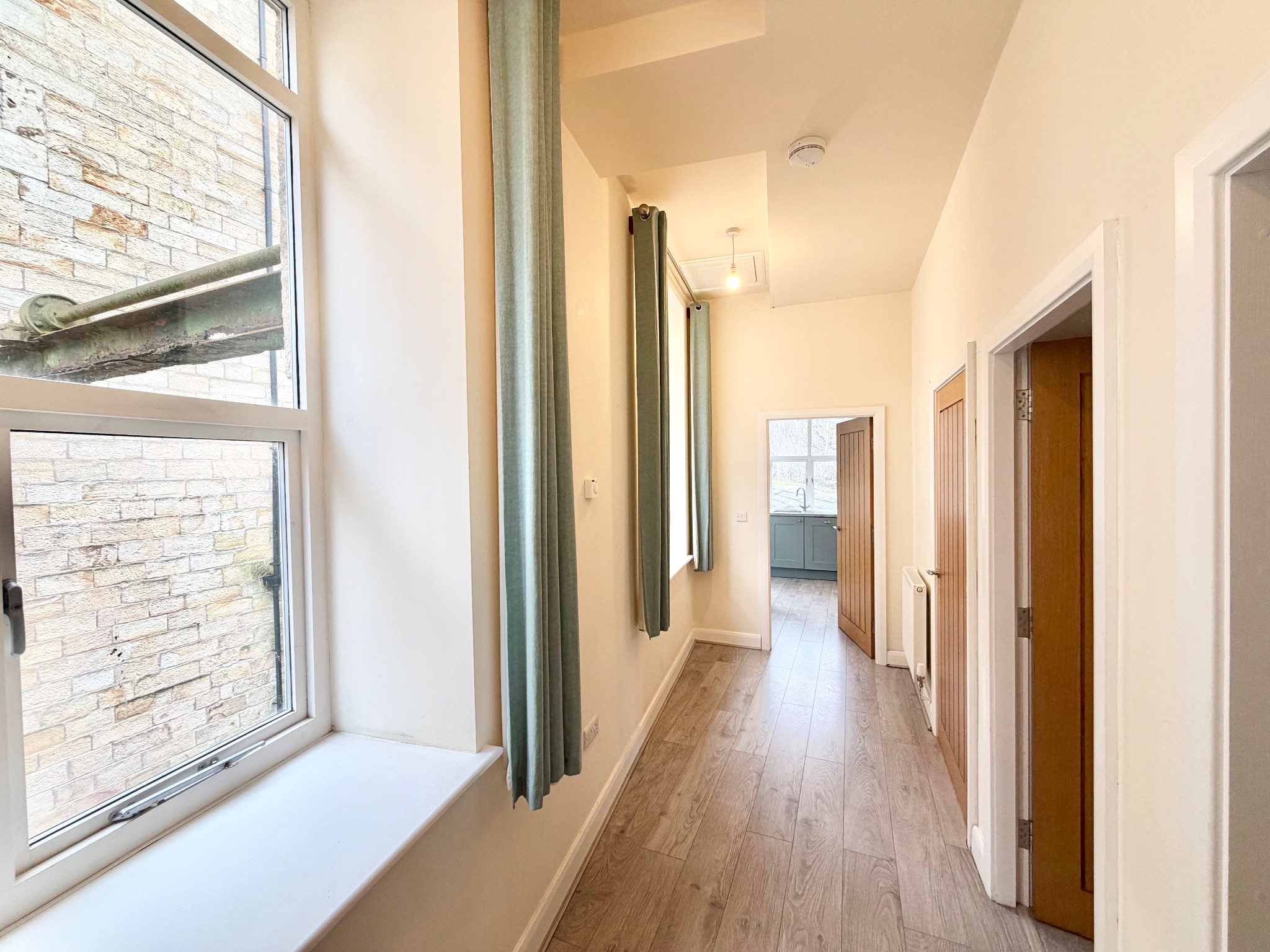 1 bedroom apartment flat/apartment For Sale in Walsden - Photograph 9.