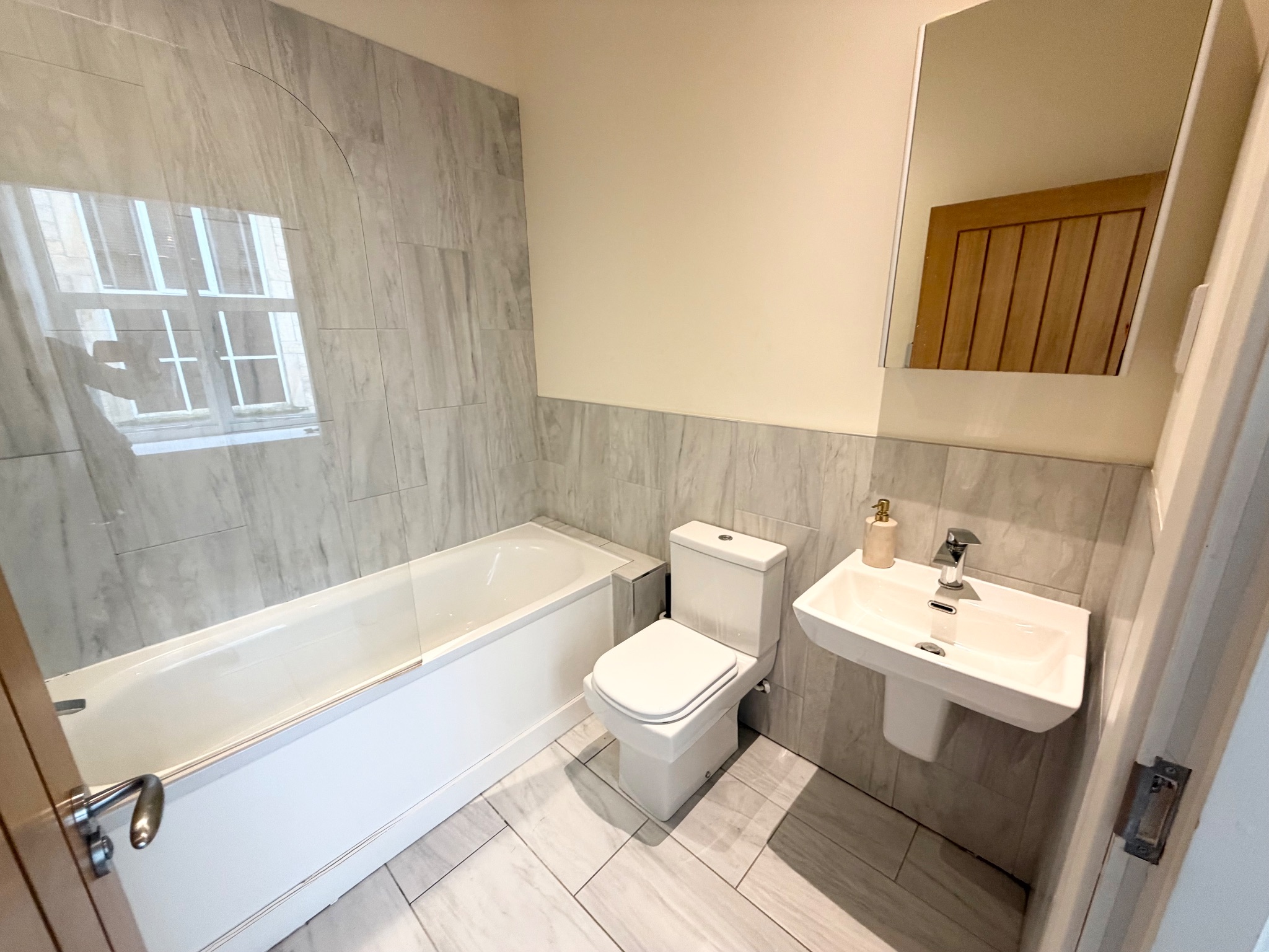 1 bedroom apartment flat/apartment For Sale in Walsden - Photograph 17.