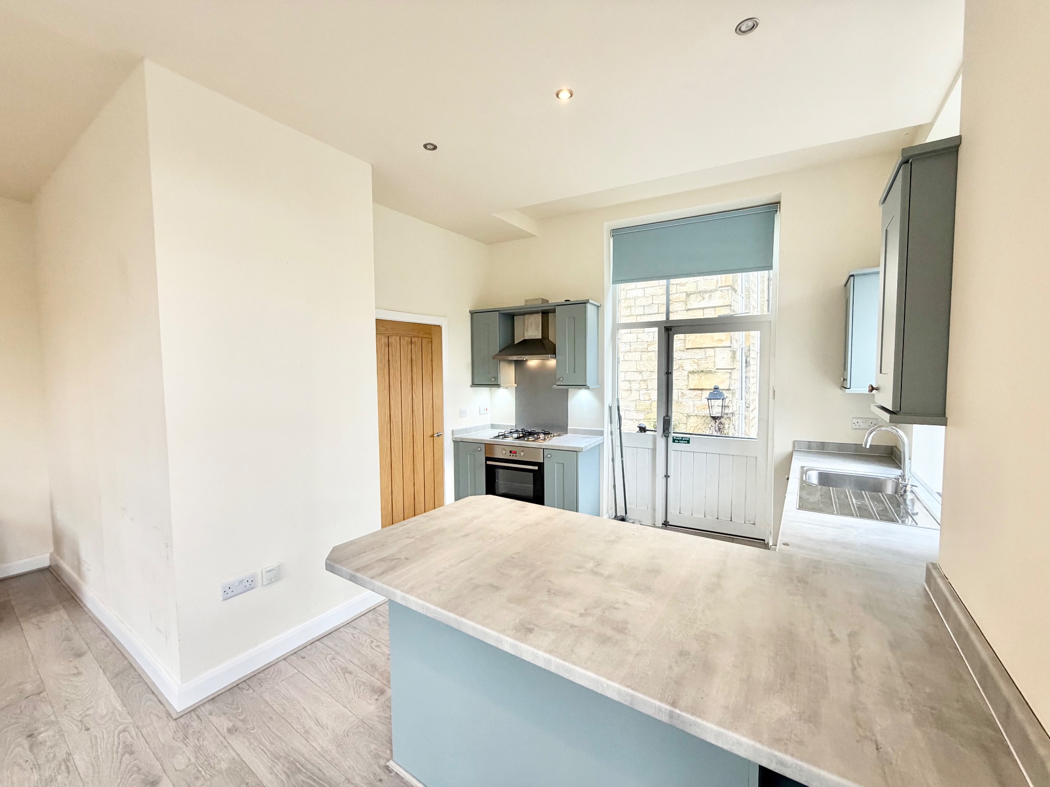 1 bedroom apartment flat/apartment For Sale in Walsden - Photograph 7.