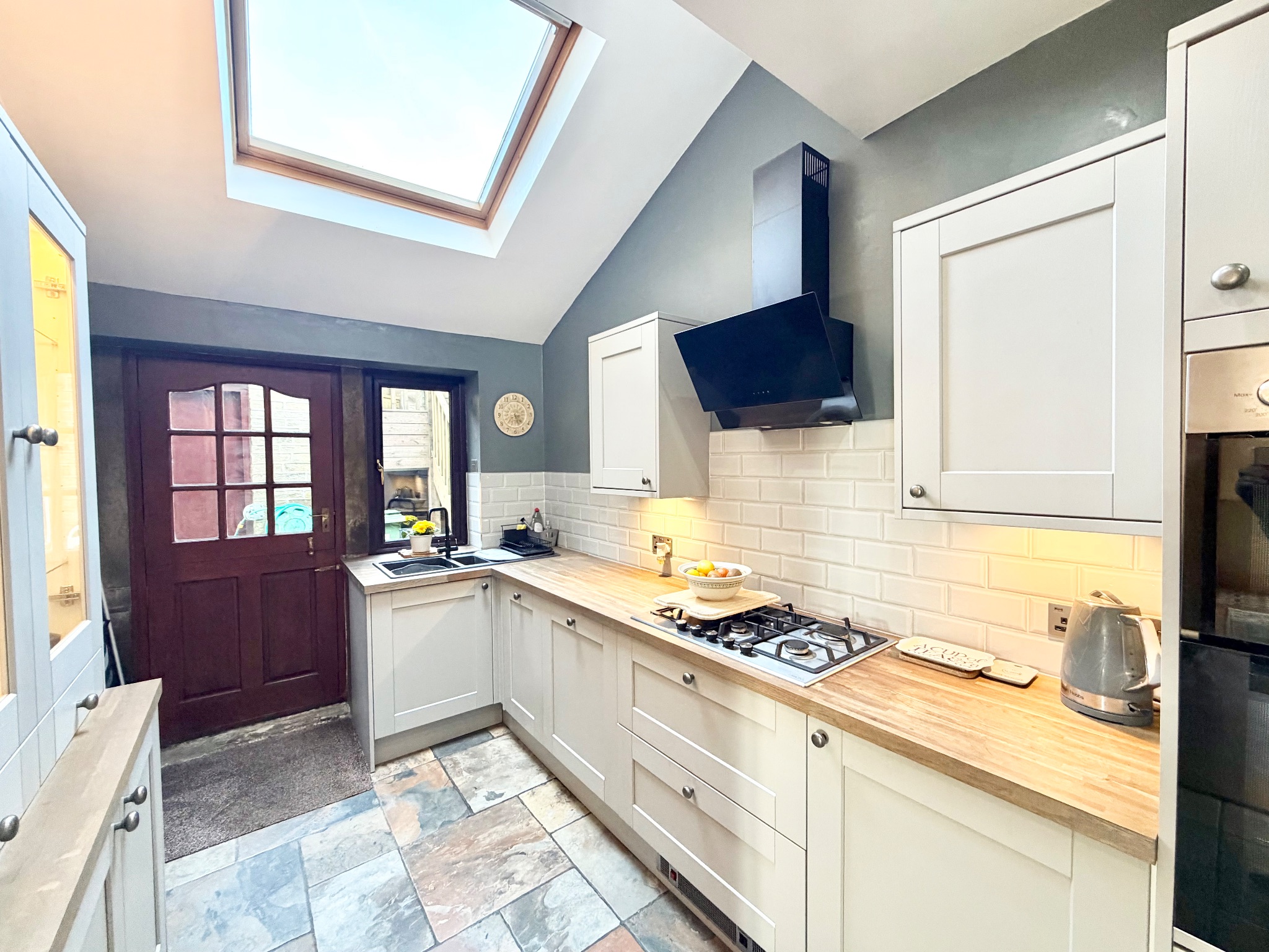 4 bedroom end terraced house For Sale in Halifax - Photograph 14.