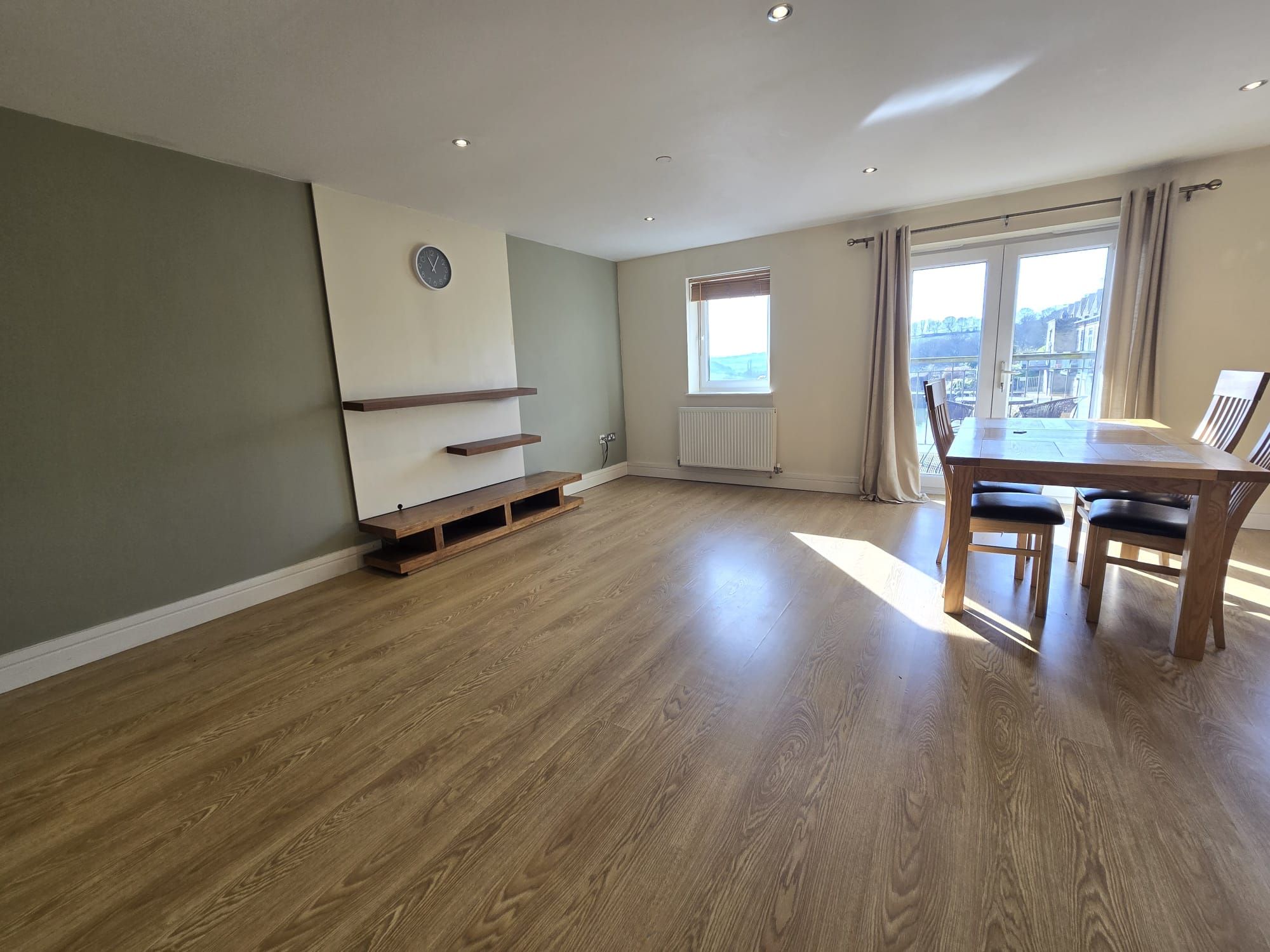 2 bedroom apartment flat/apartment For Sale in Halifax - Photograph 5.