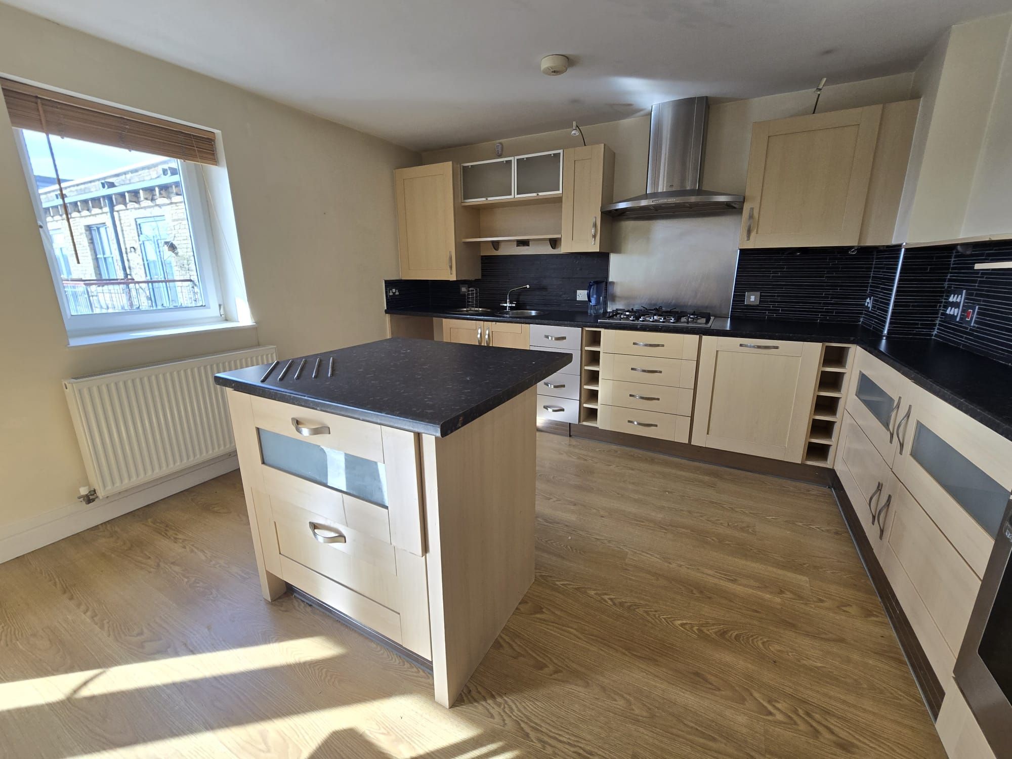 2 bedroom apartment flat/apartment For Sale in Halifax - Photograph 7.