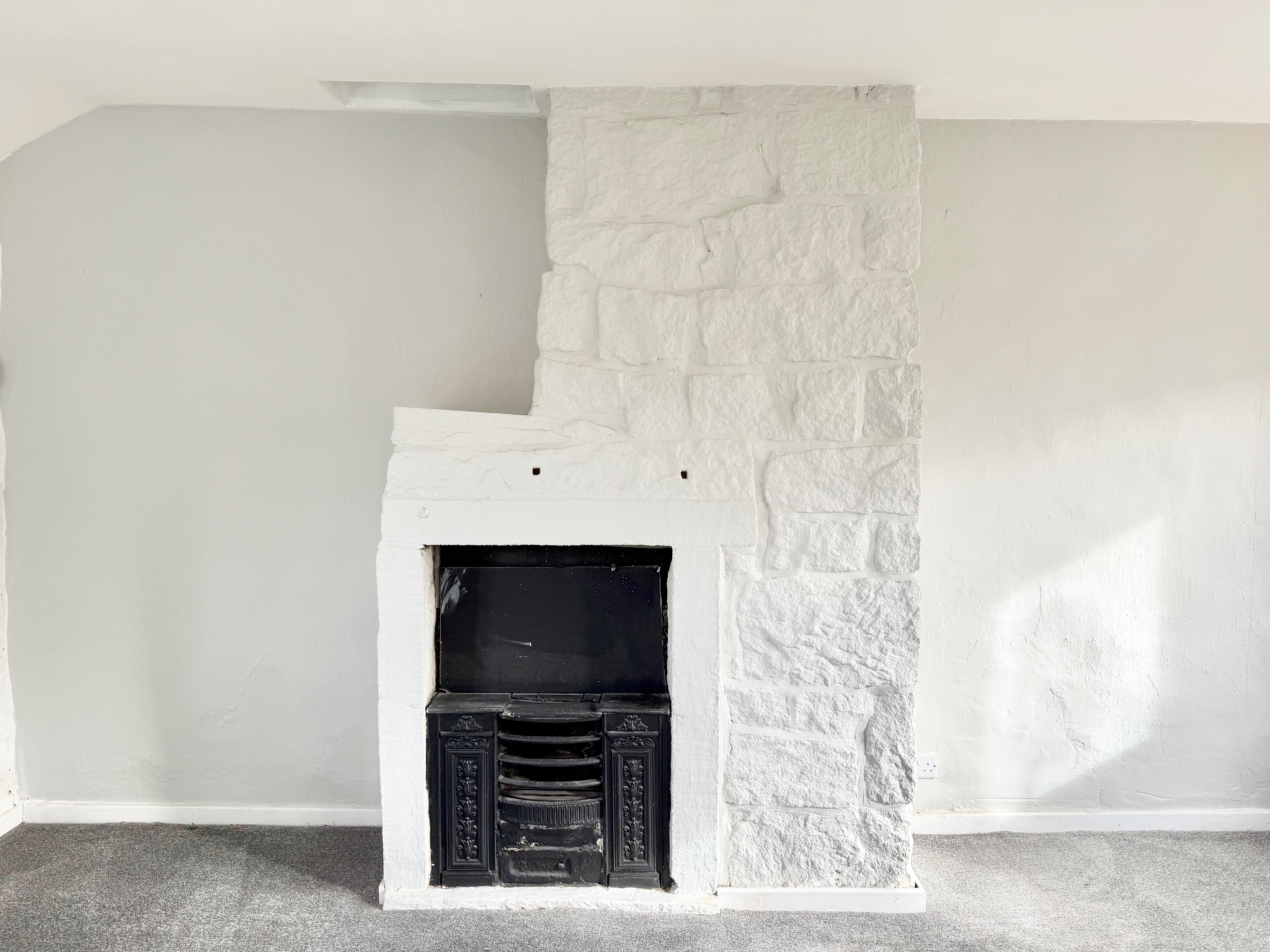 1 bedroom mid terraced house For Sale in Hebden Bridge - Photograph 8.