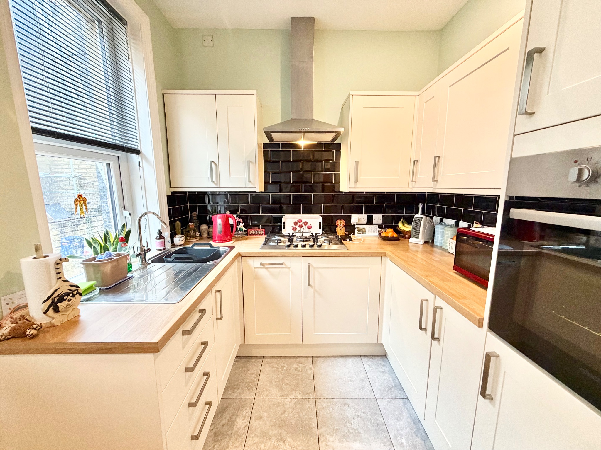 3 bedroom mid terraced house For Sale in Hebden Bridge - Photograph 7.