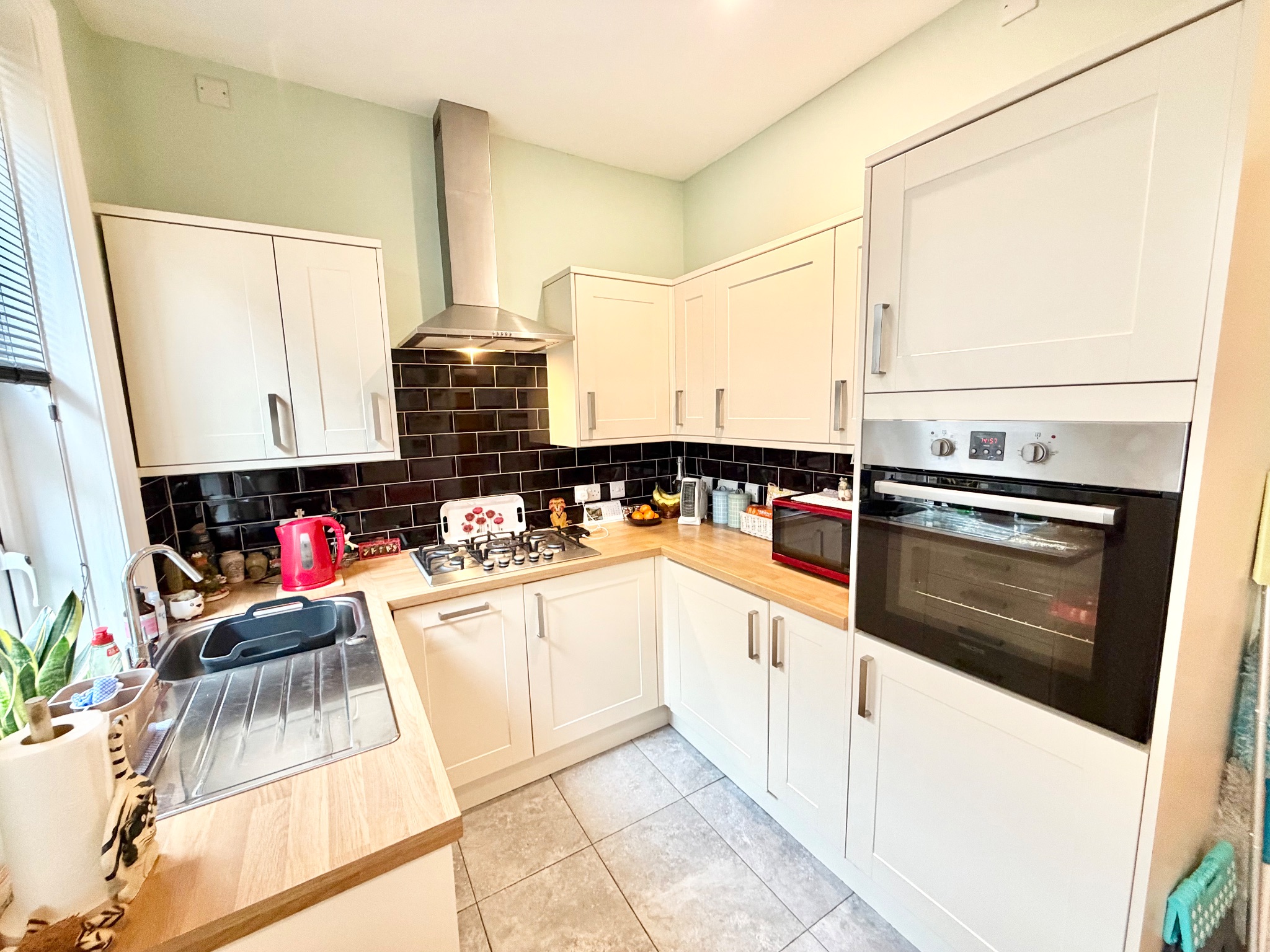 3 bedroom mid terraced house For Sale in Hebden Bridge - Photograph 8.