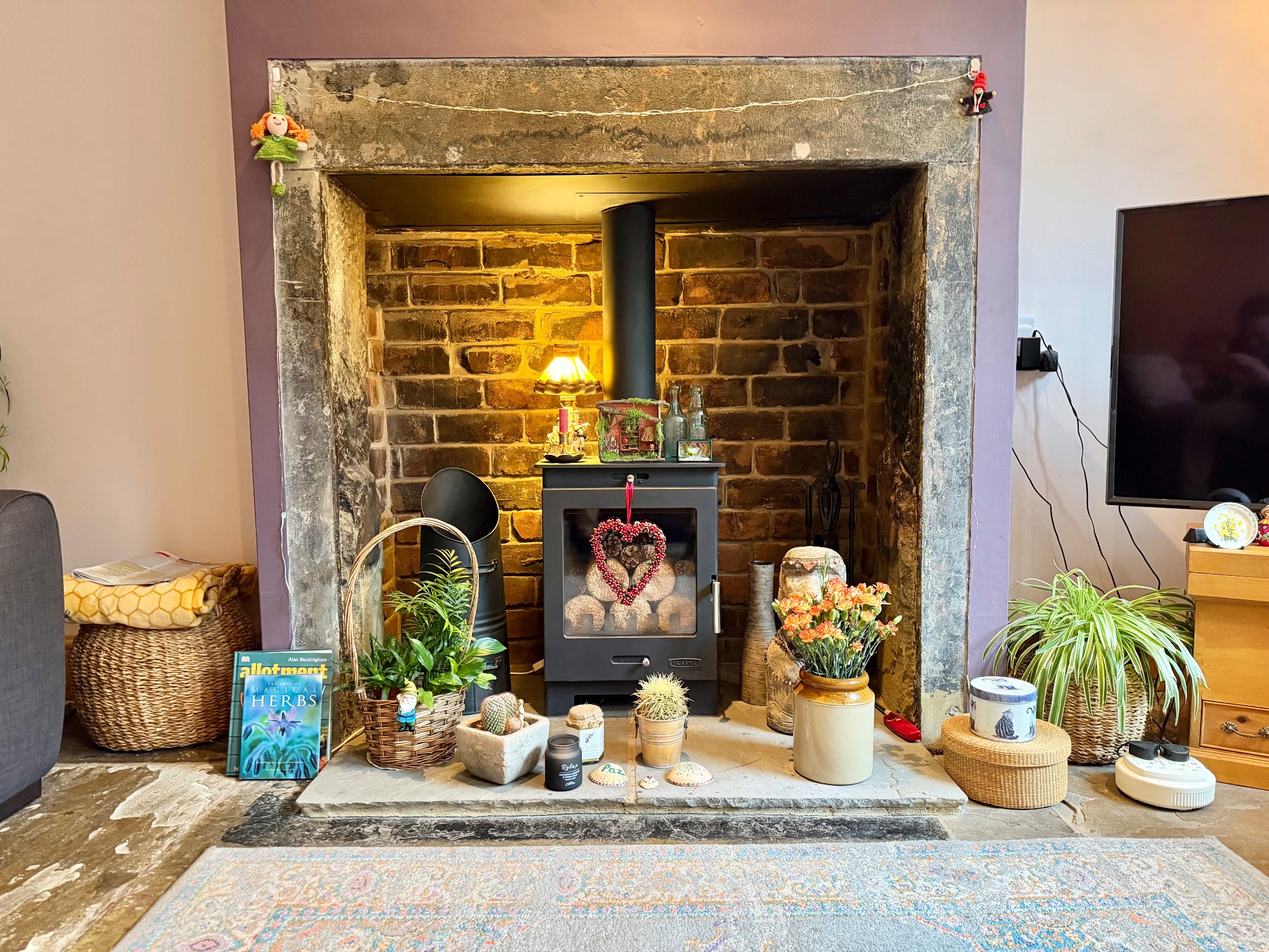 3 bedroom mid terraced house For Sale in Hebden Bridge - Photograph 4.