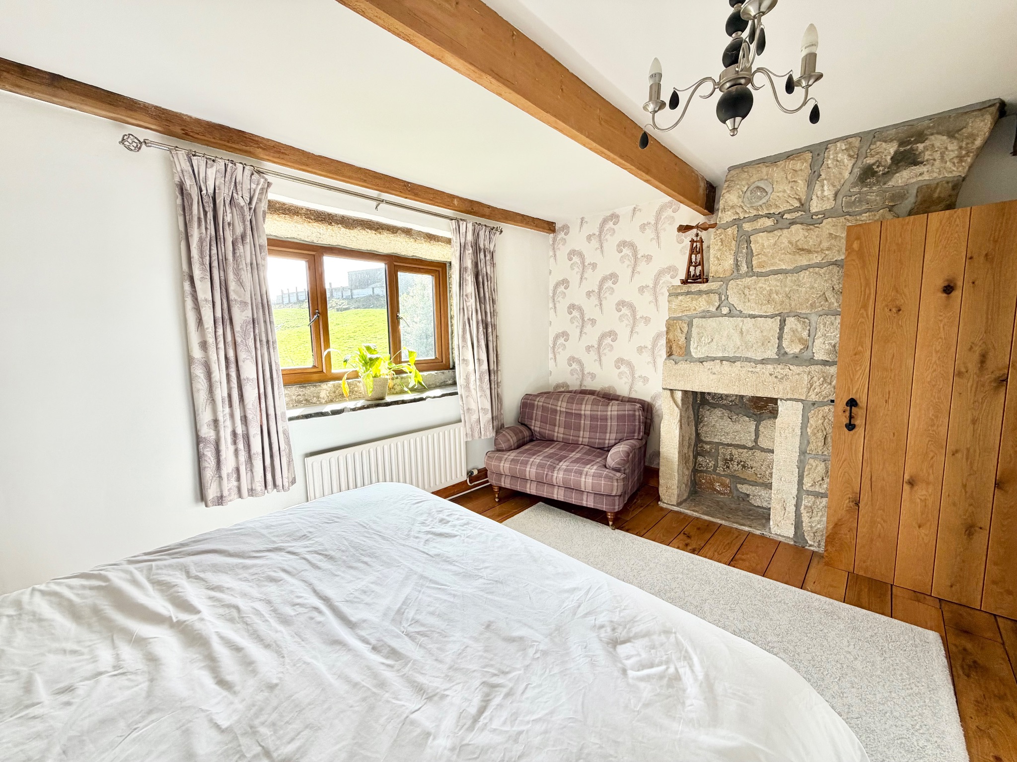 6 bedroom detached house For Sale in Luddendenfoot - Photograph 18.