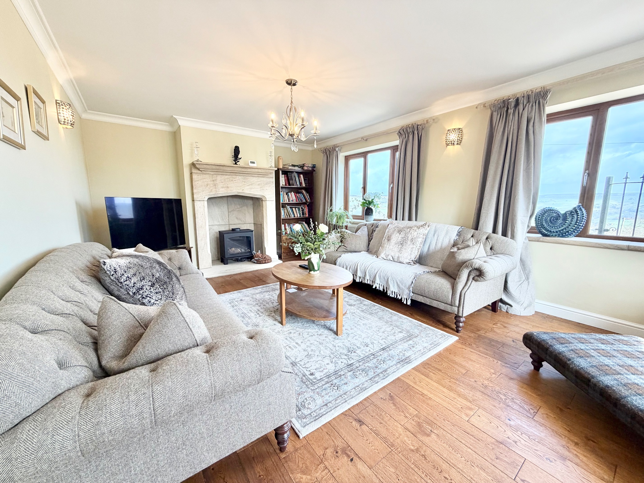6 bedroom detached house For Sale in Luddendenfoot - Photograph 11.