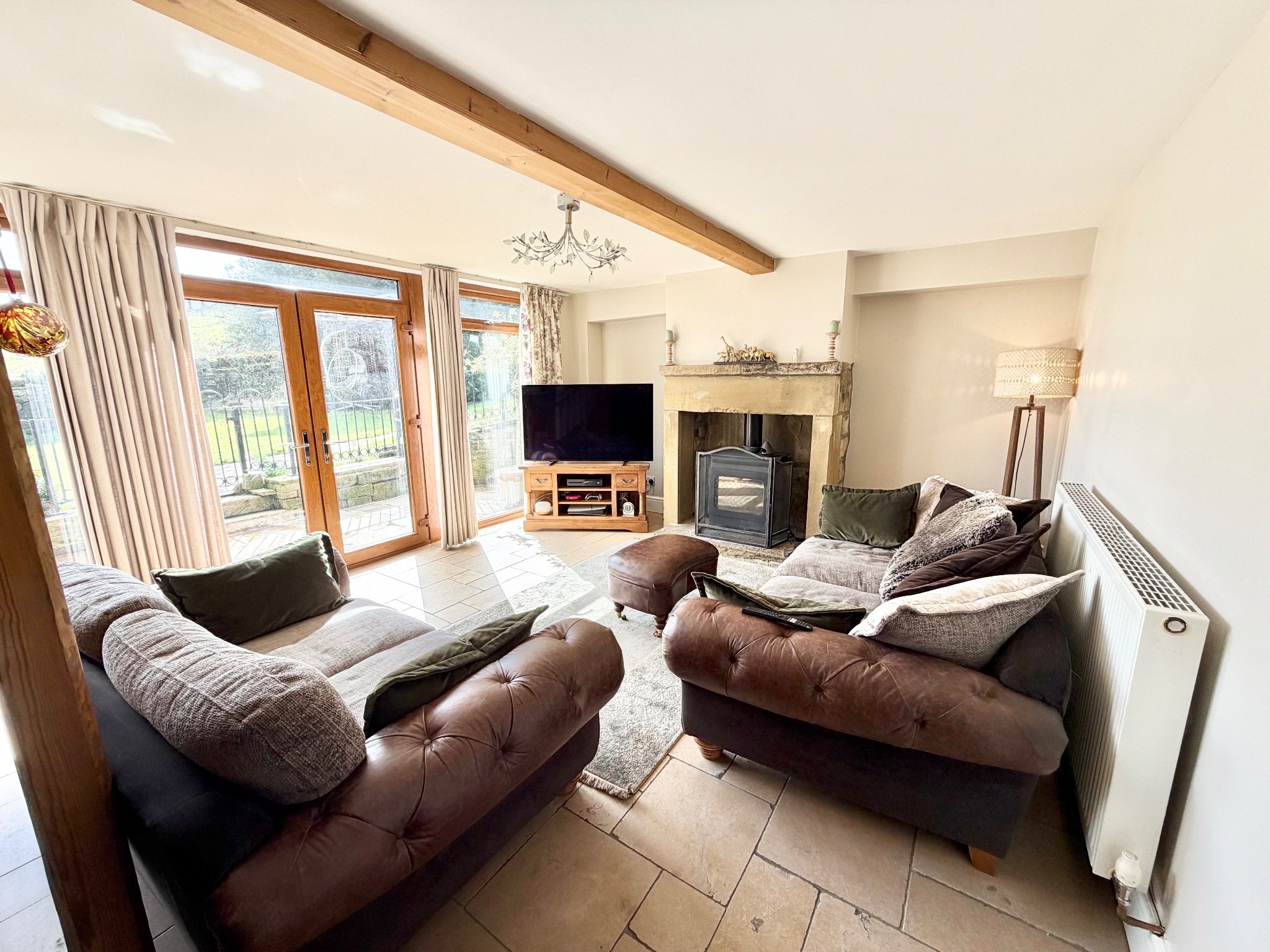 6 bedroom detached house For Sale in Luddendenfoot - Photograph 15.