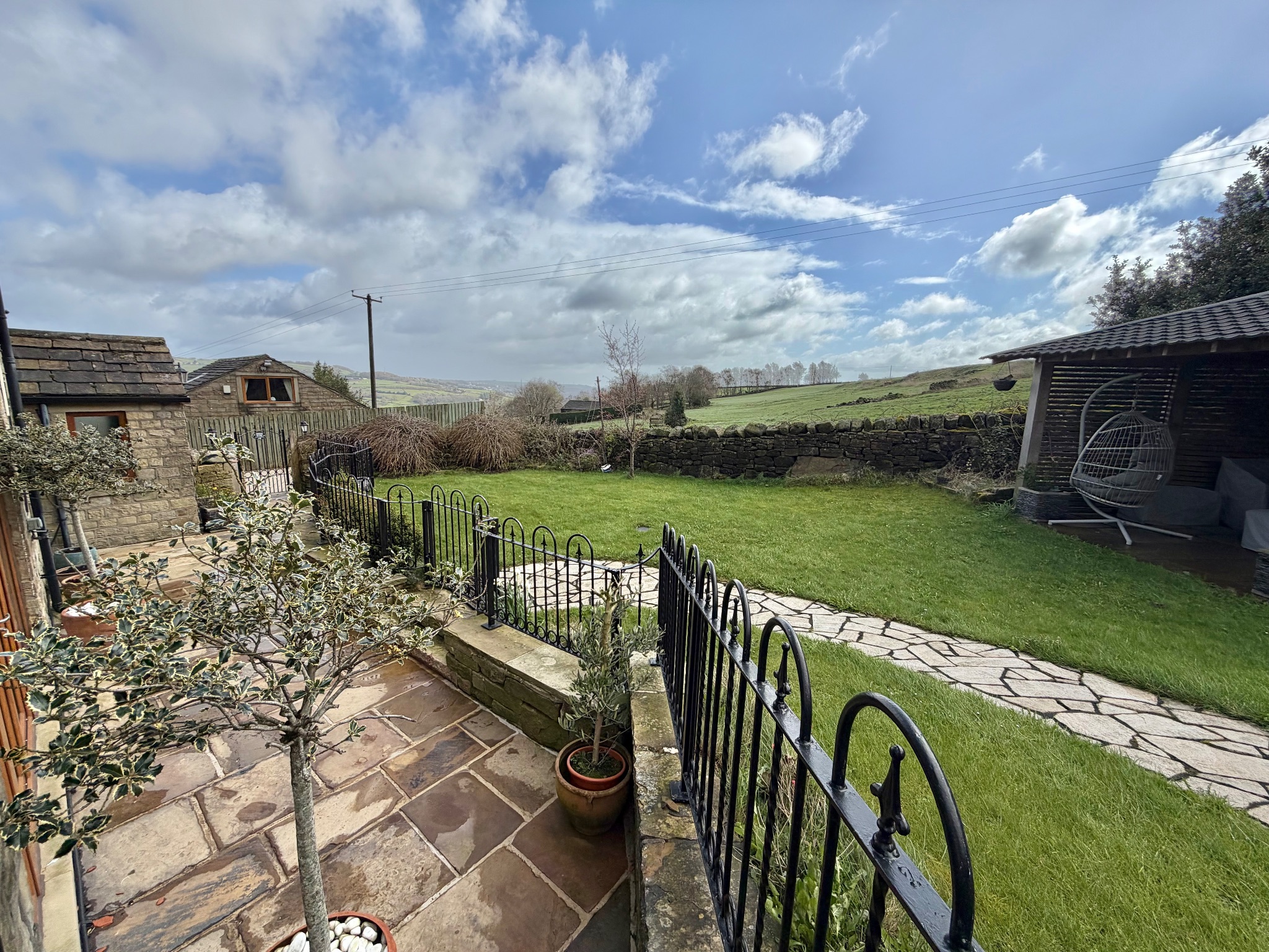 6 bedroom detached house For Sale in Luddendenfoot - Photograph 34.